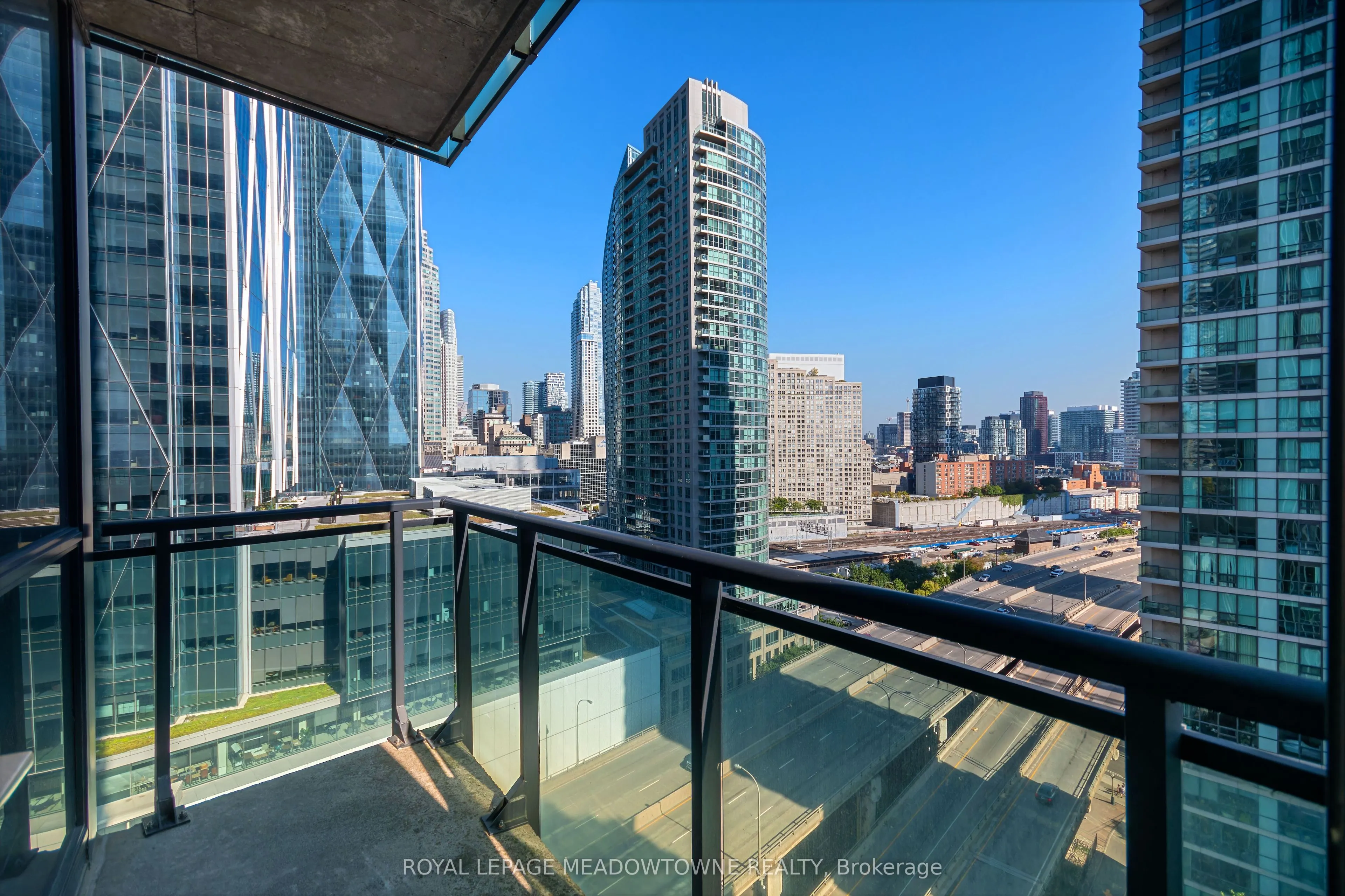 18 Harbour Street, #1805