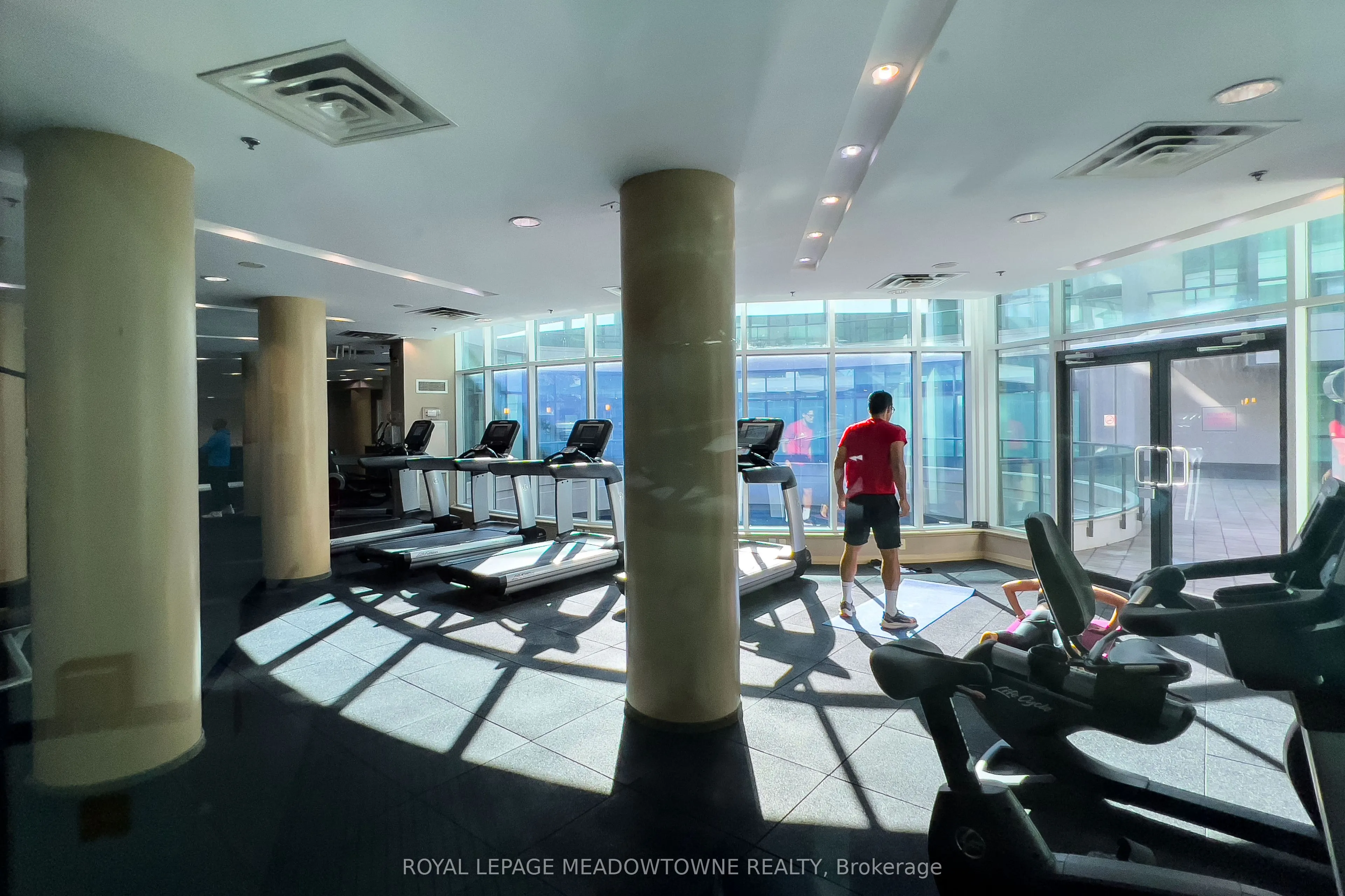 18 Harbour Street, #1805
