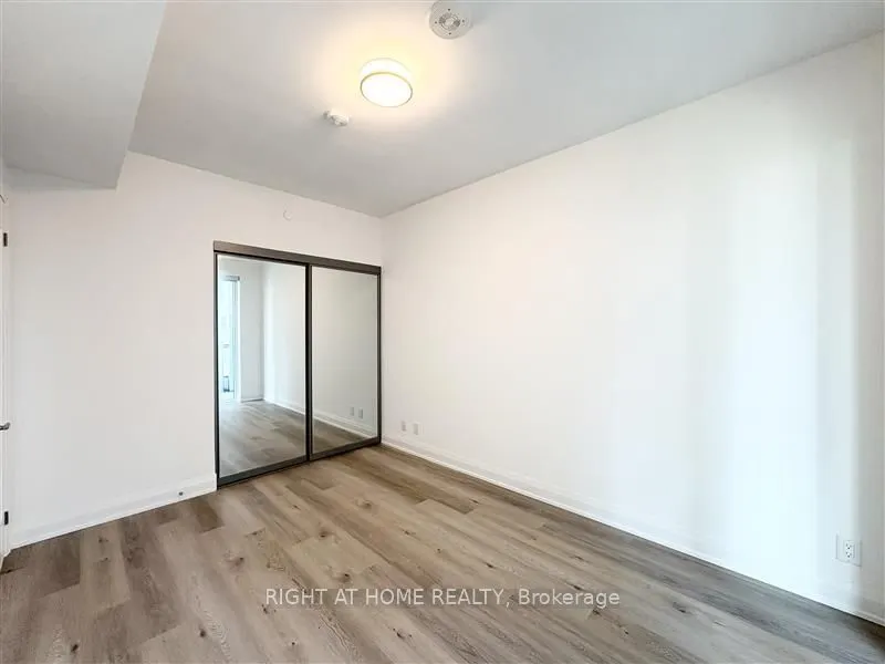 55 Broadway Avenue, #1604