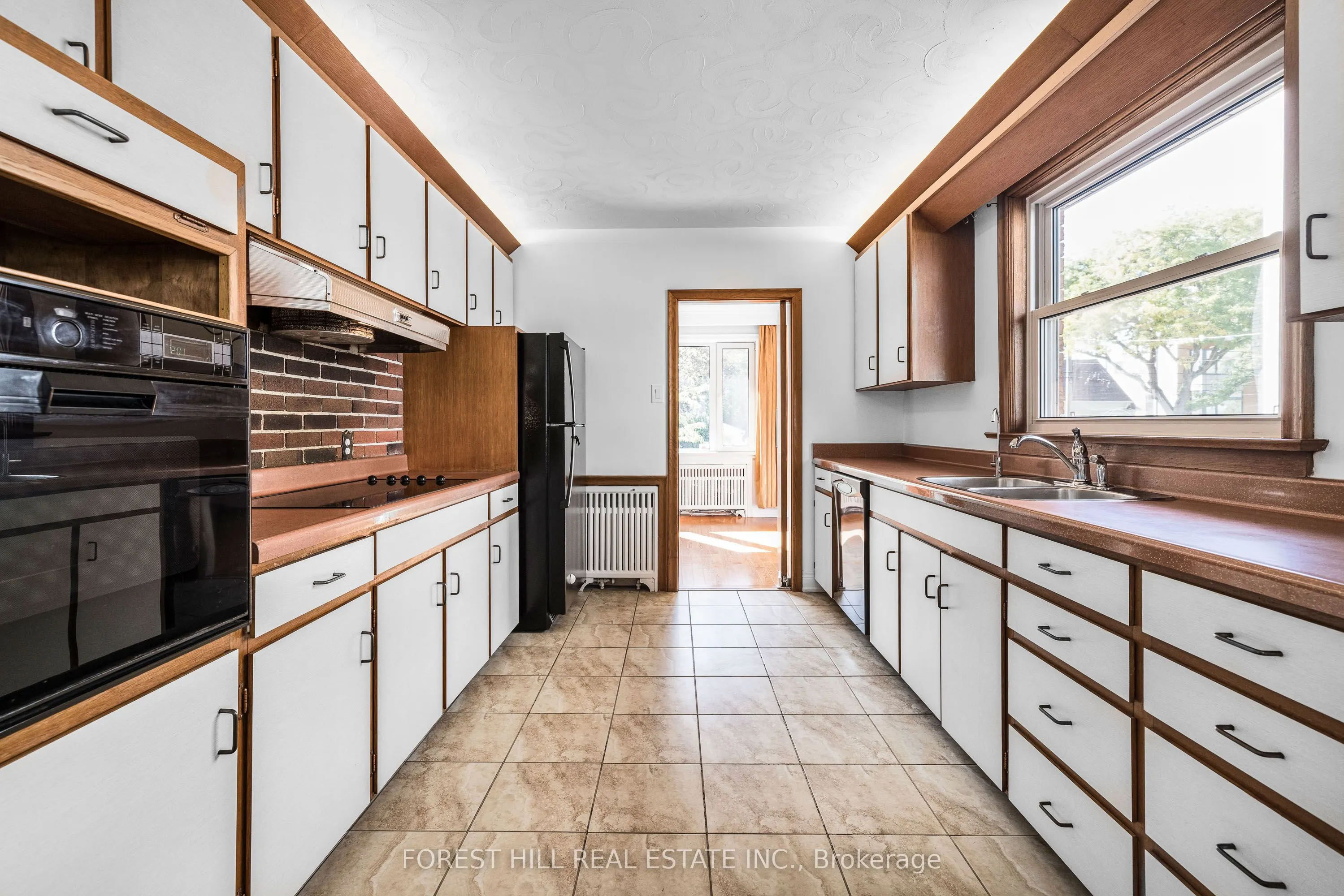 18 Irvington Crescent