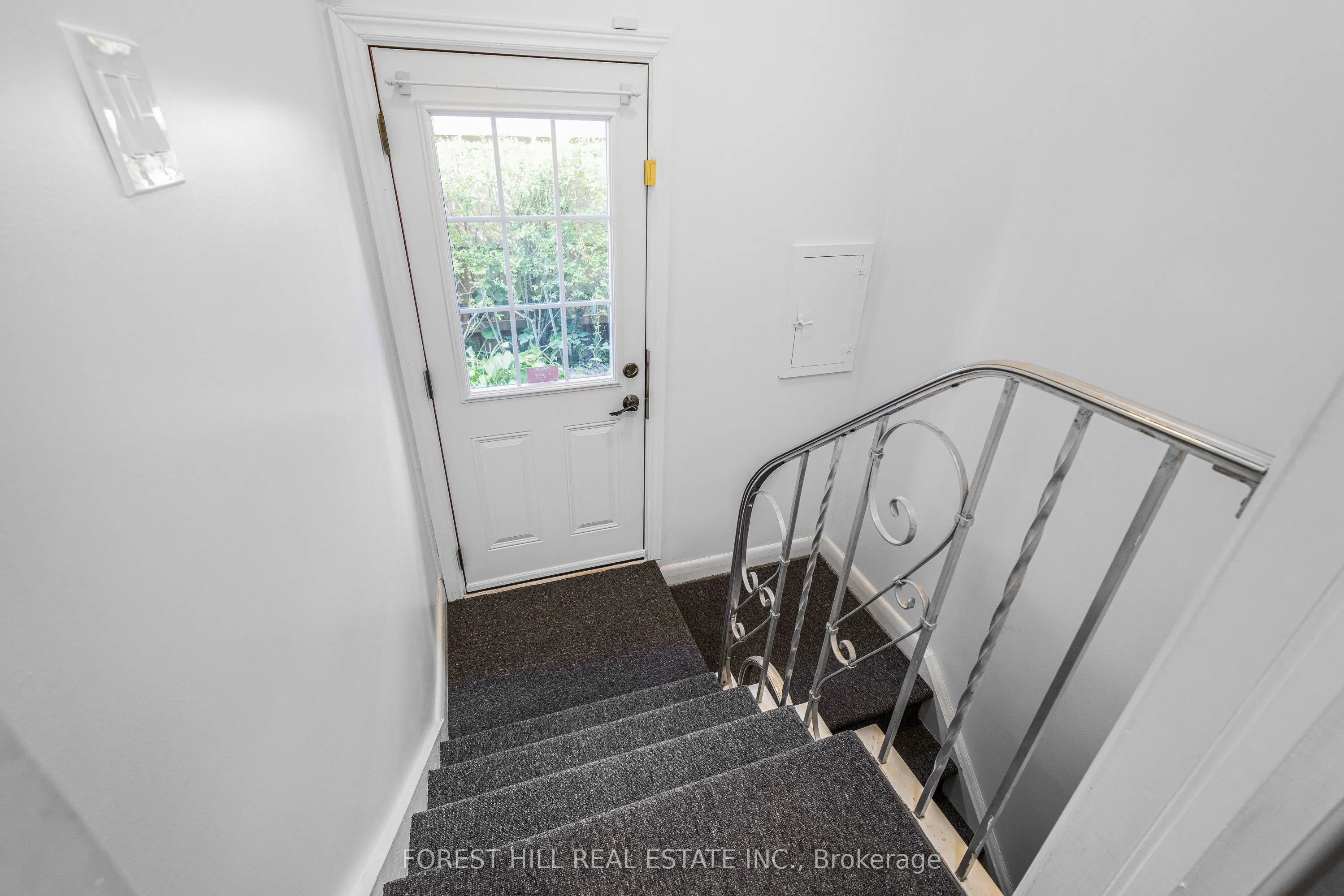 18 Irvington Crescent
