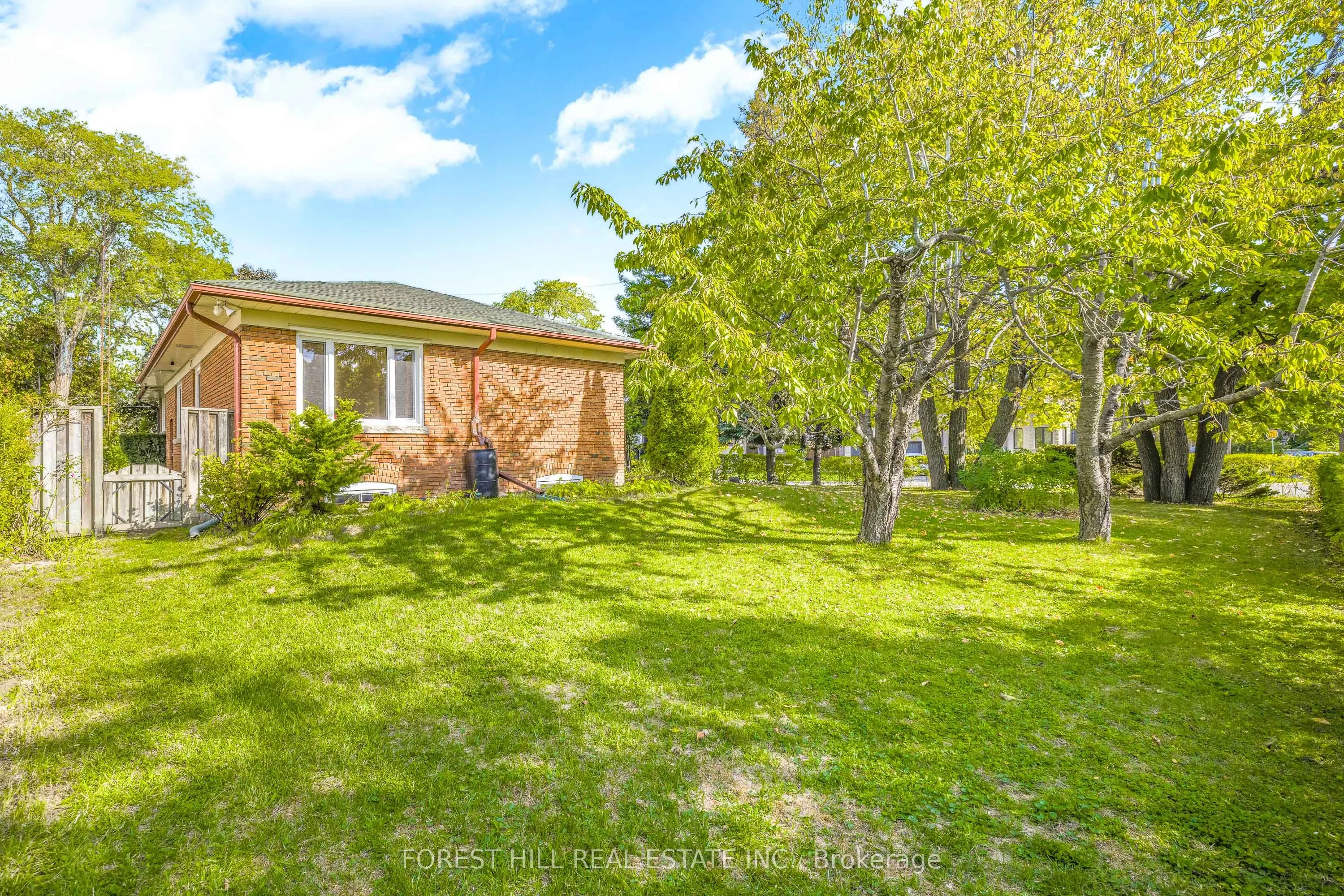 18 Irvington Crescent