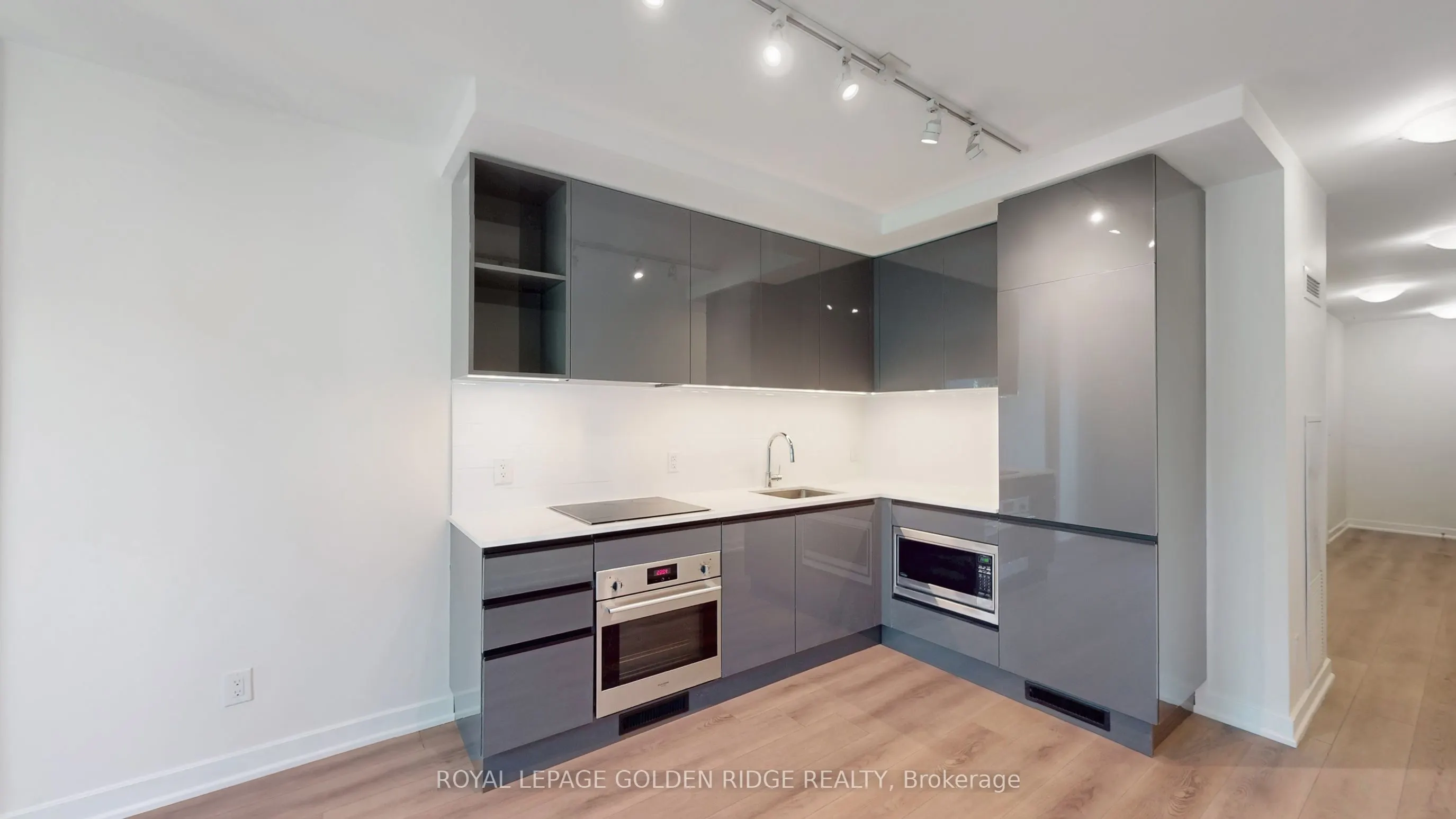 377 Madison Avenue, #224