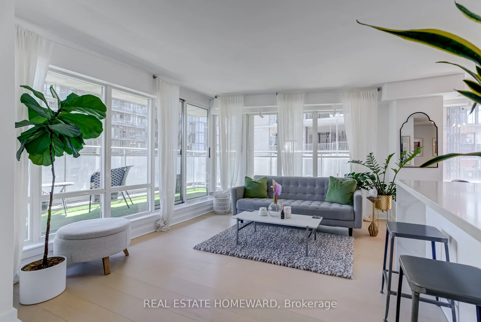 255 Richmond Street E, #1004