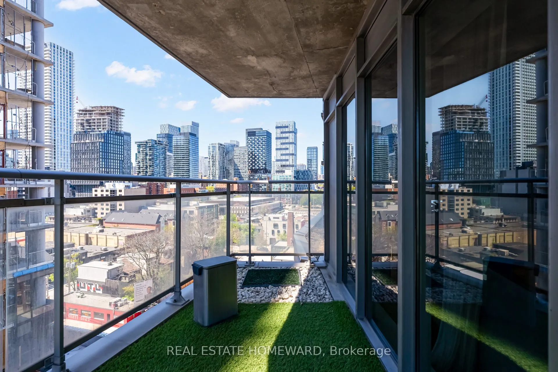255 Richmond Street E, #1004