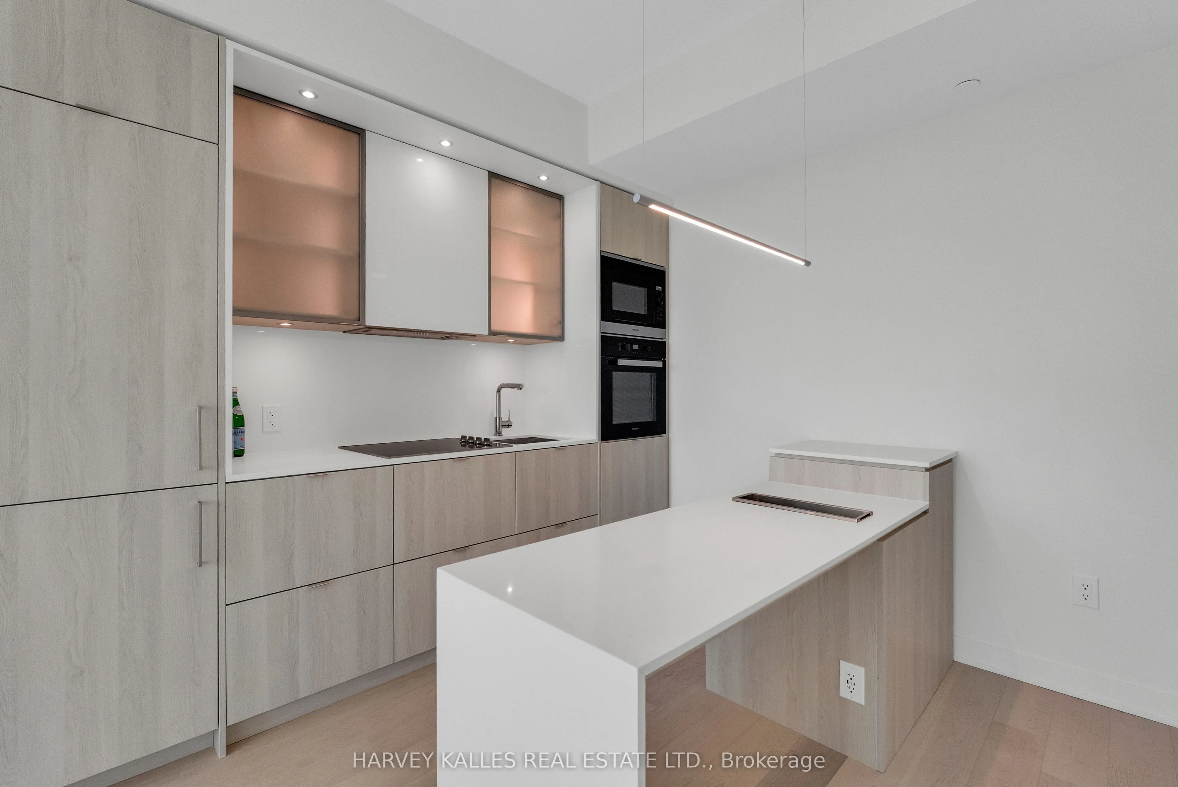 11 Yorkville Avenue, #4110
