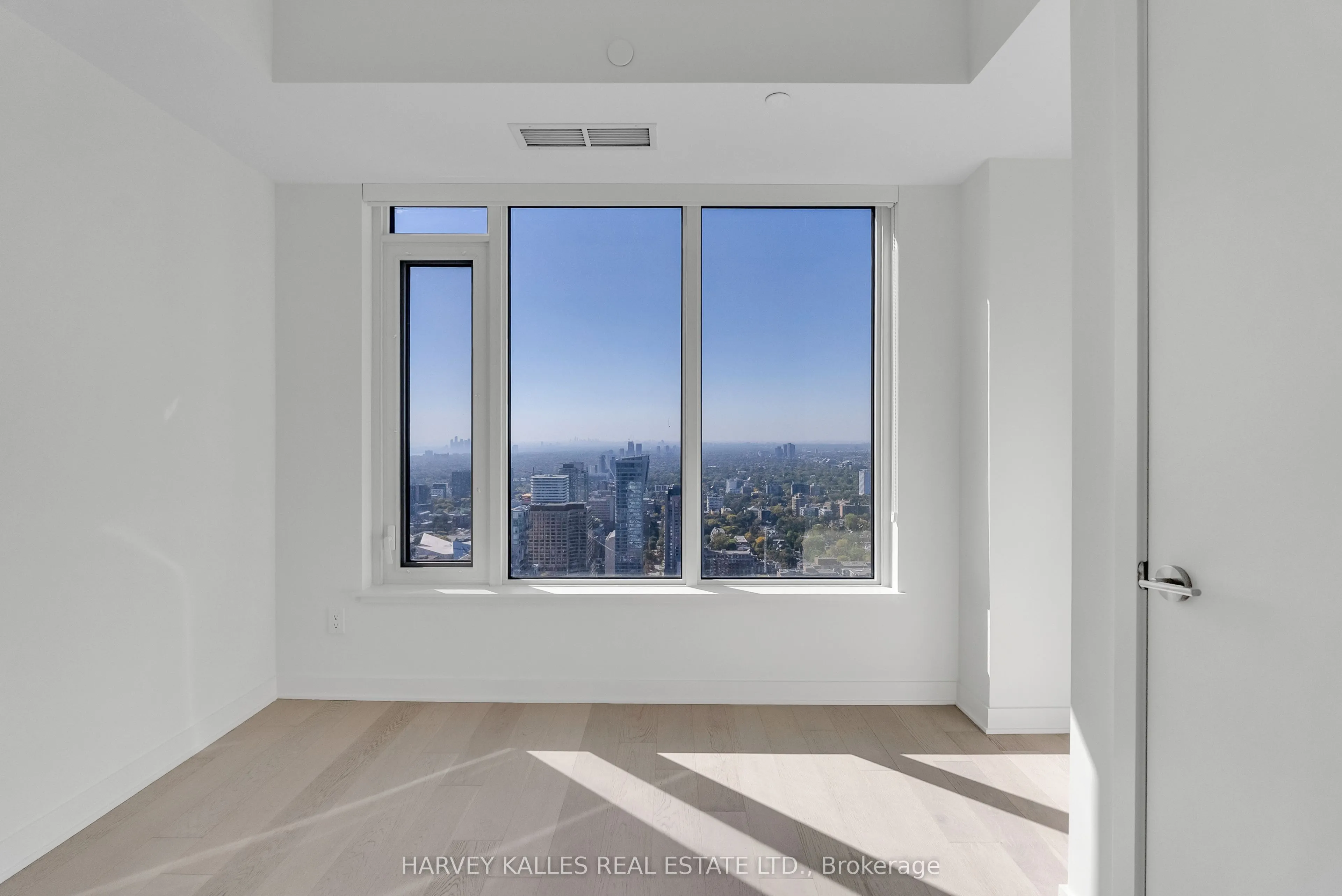 11 Yorkville Avenue, #4110