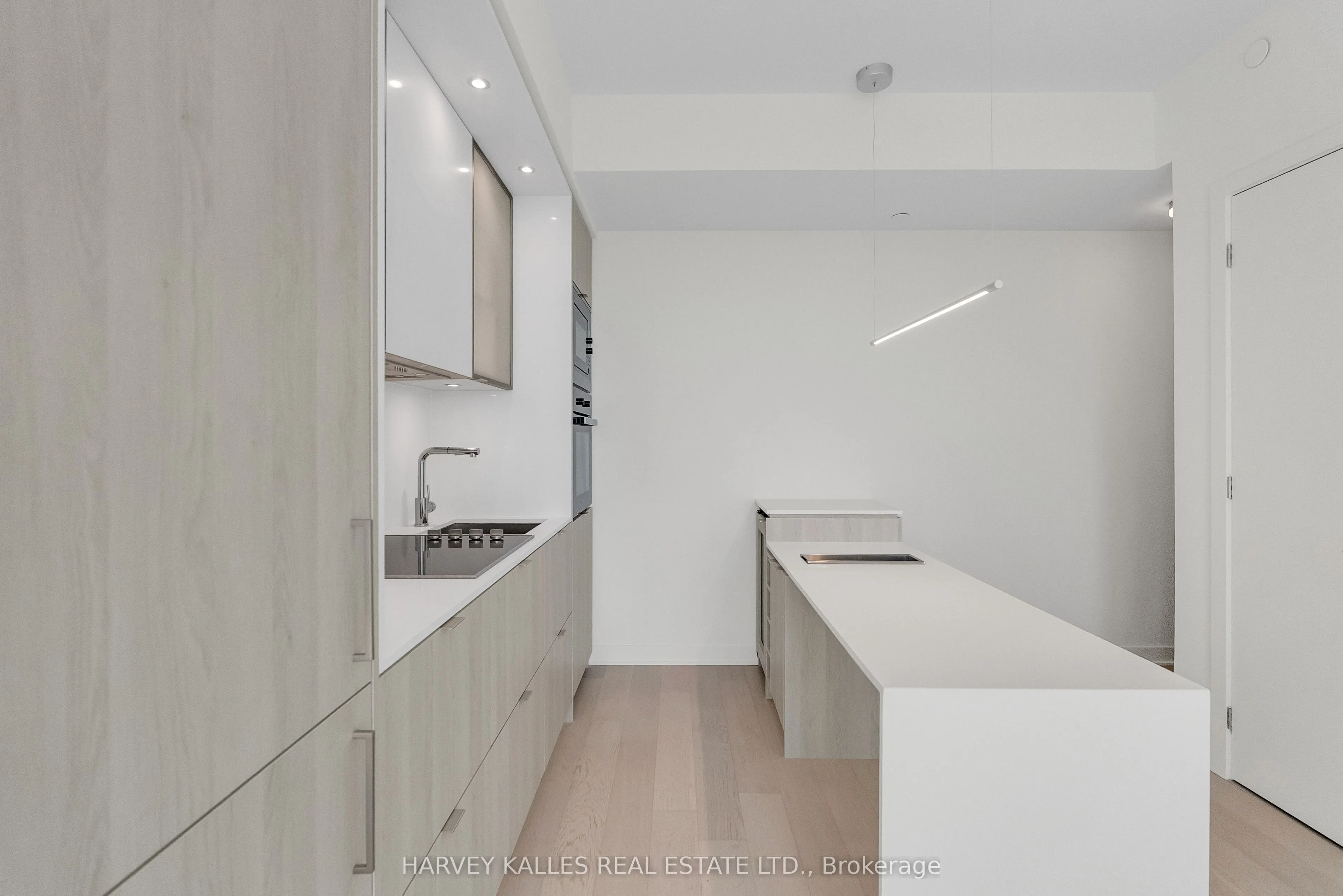 11 Yorkville Avenue, #4110