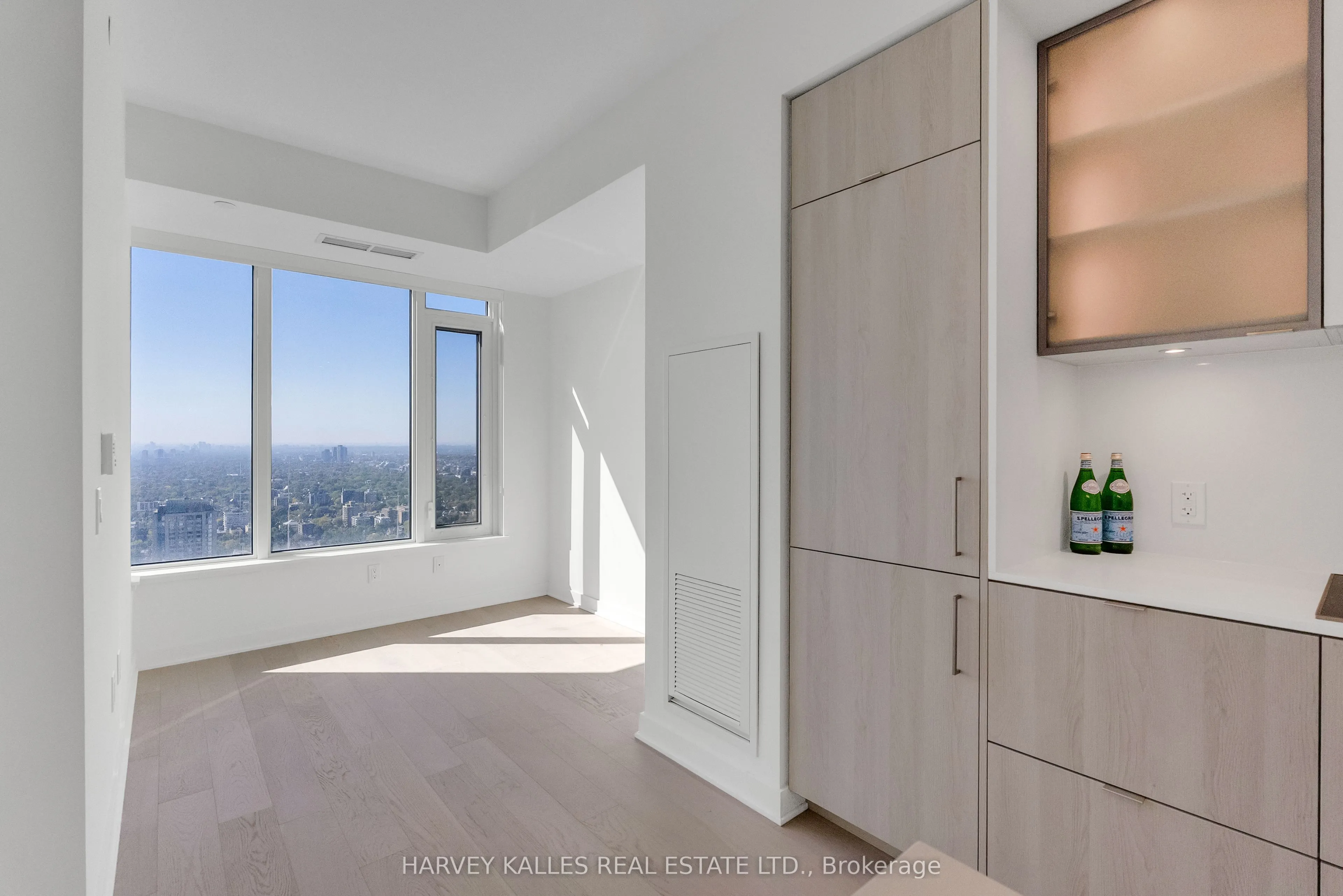 11 Yorkville Avenue, #4110