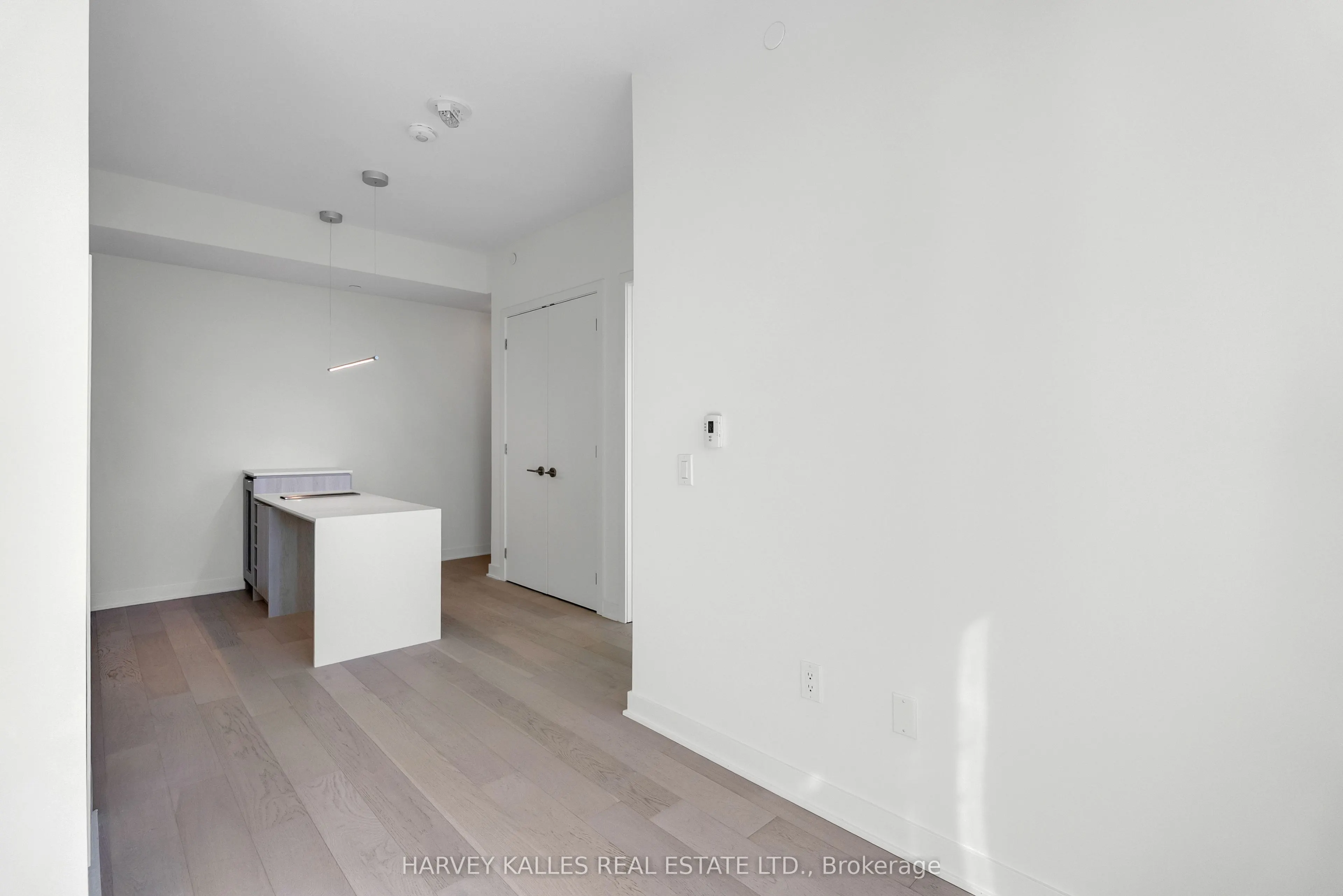 11 Yorkville Avenue, #4110