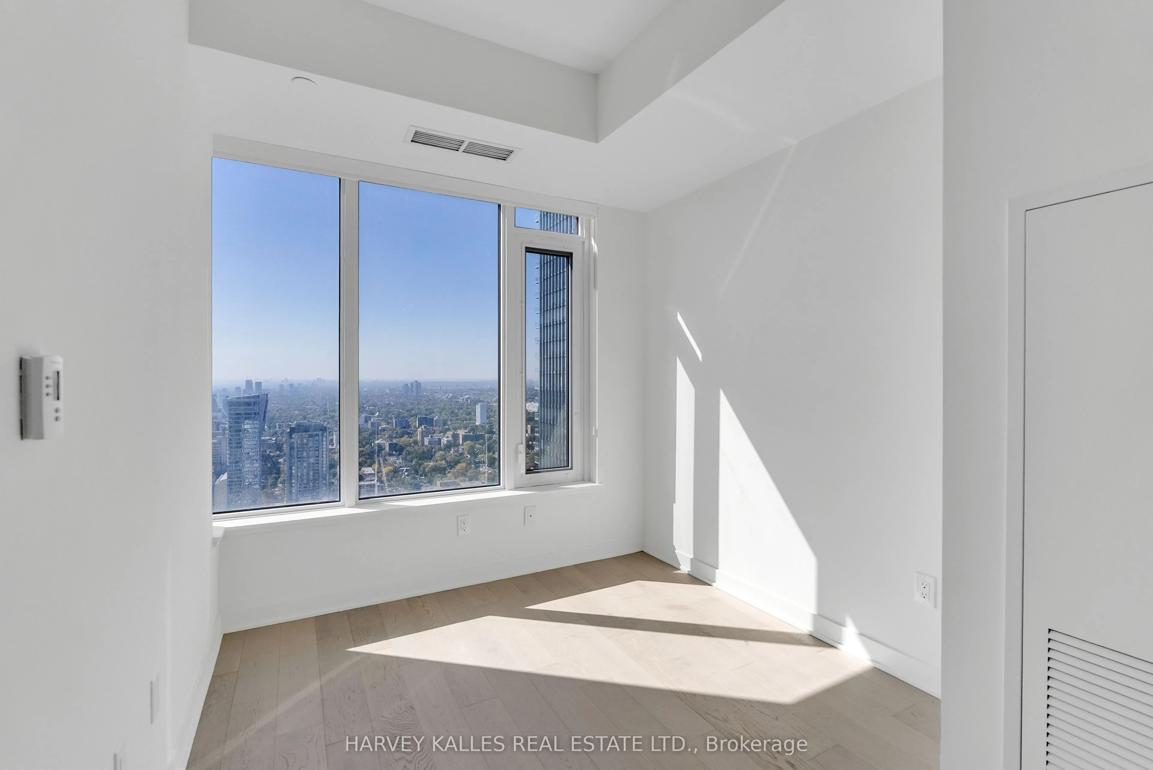 11 Yorkville Avenue, #4110
