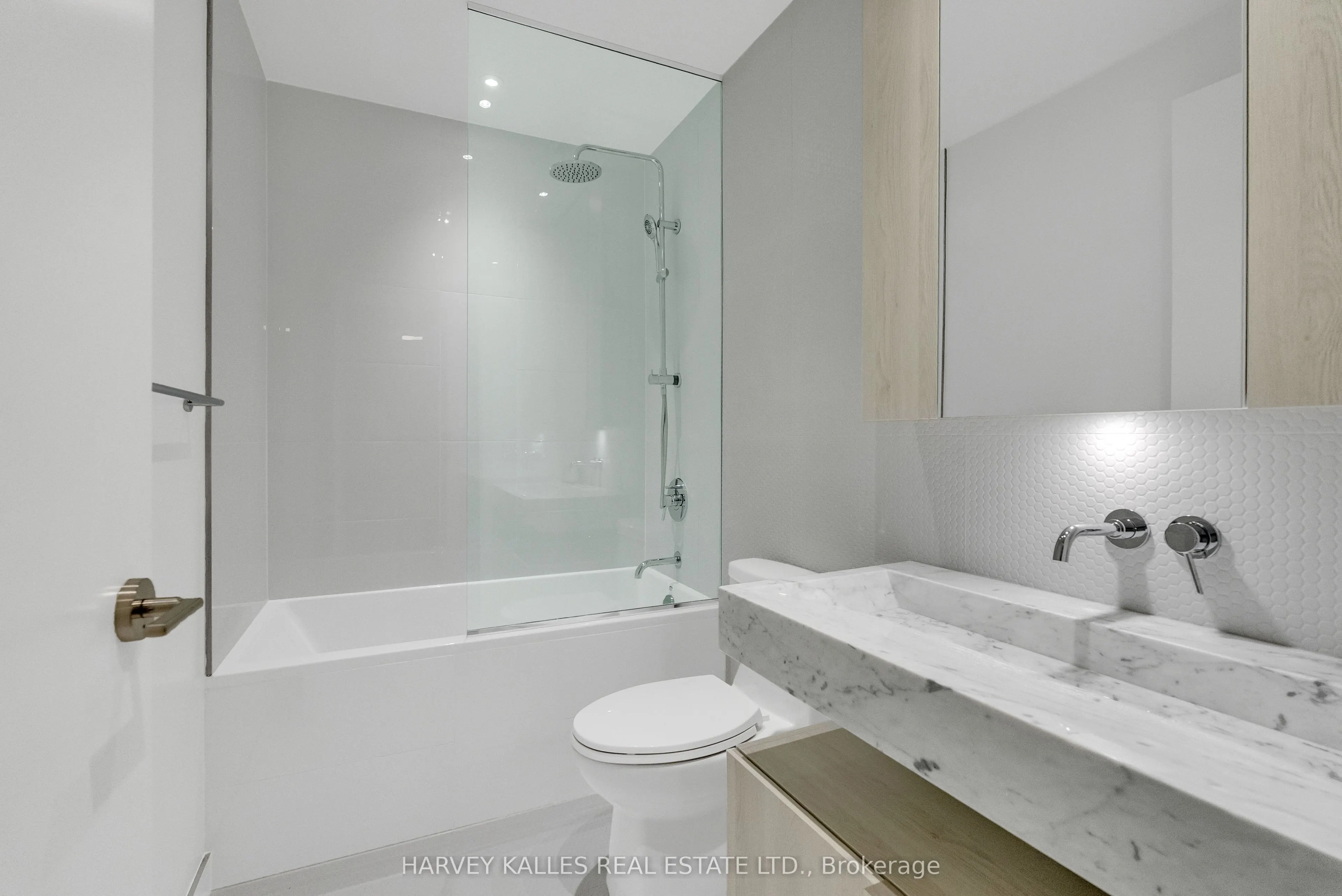 11 Yorkville Avenue, #4110