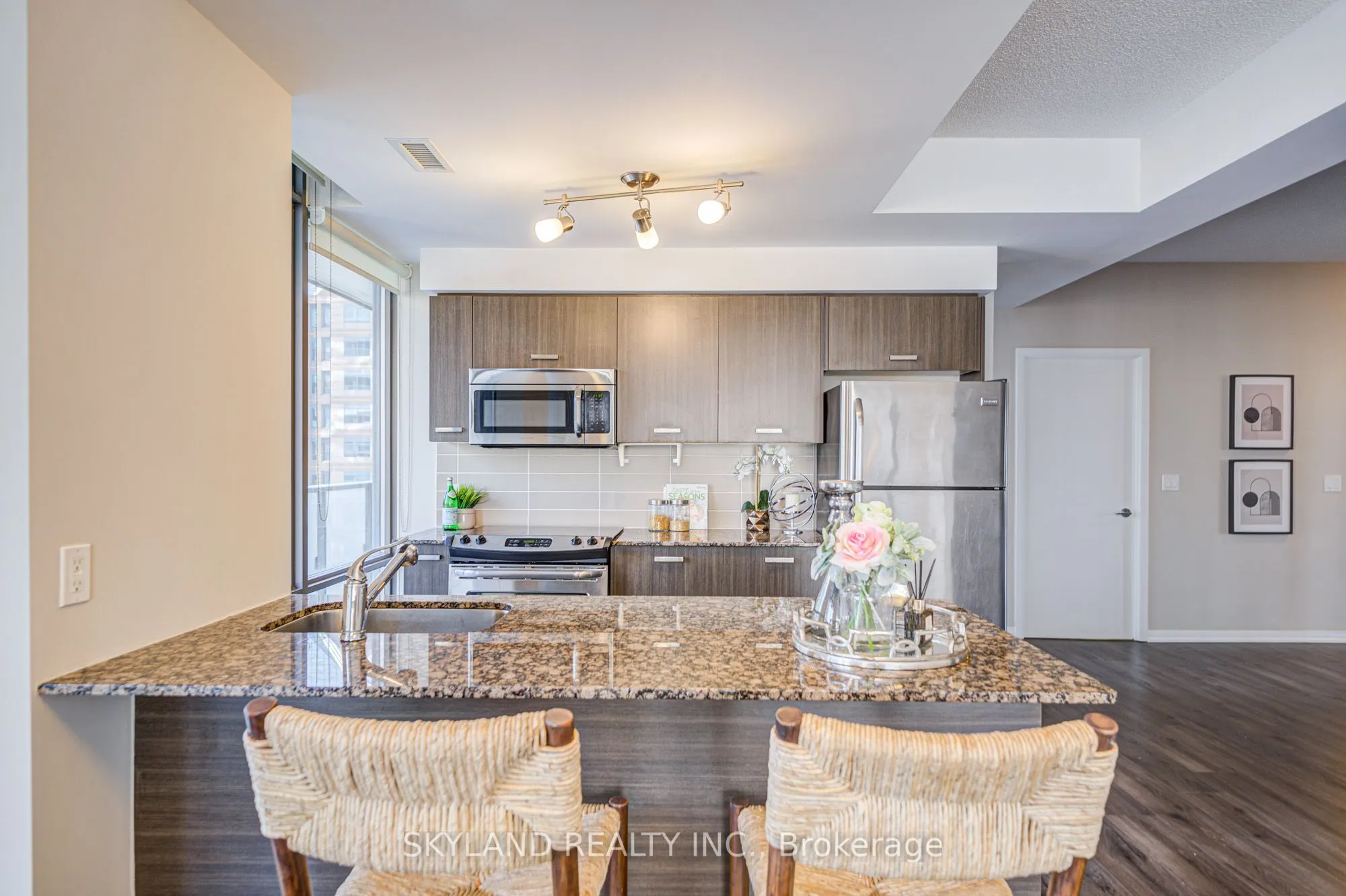 832 Bay Street, #805