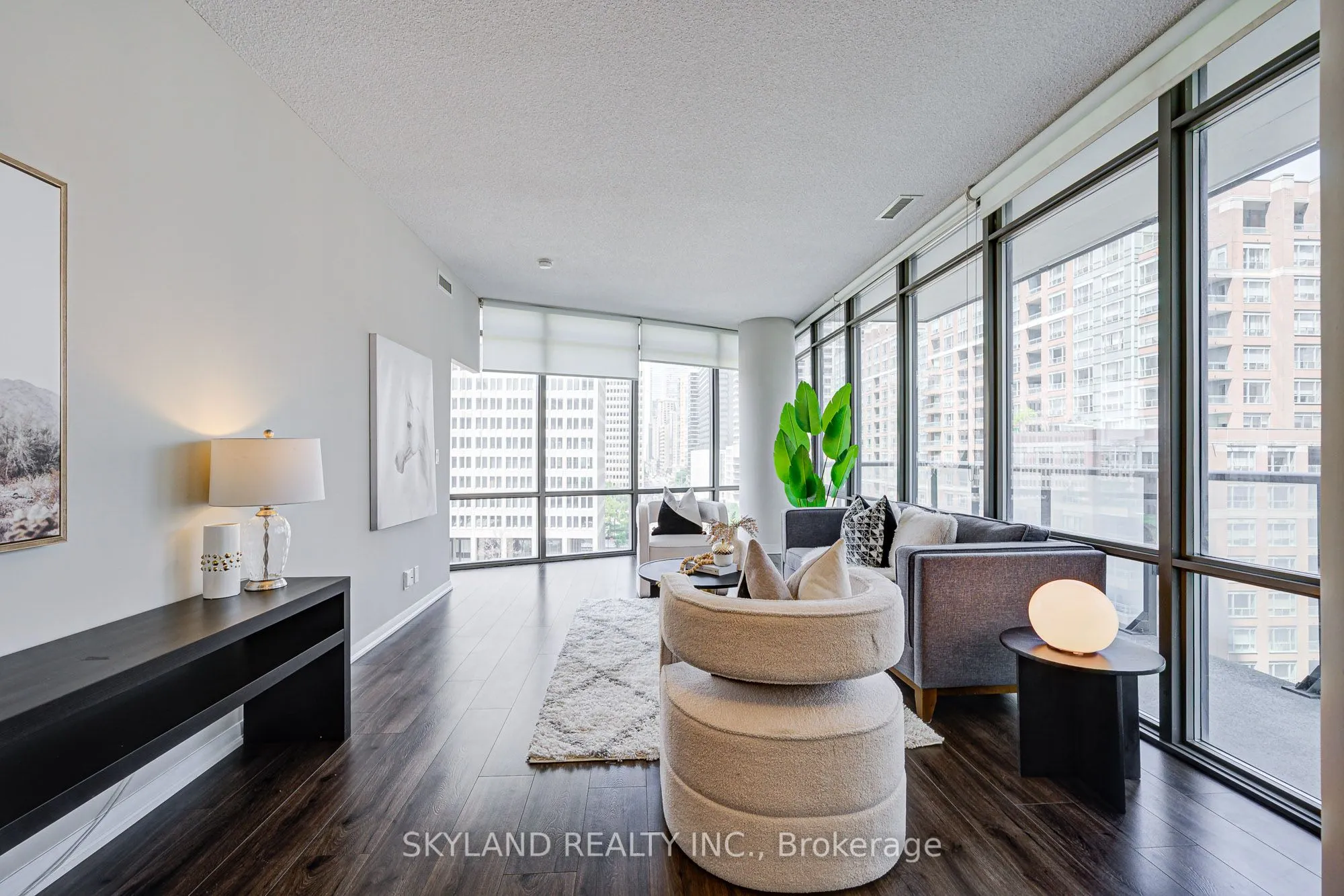 832 Bay Street, #805