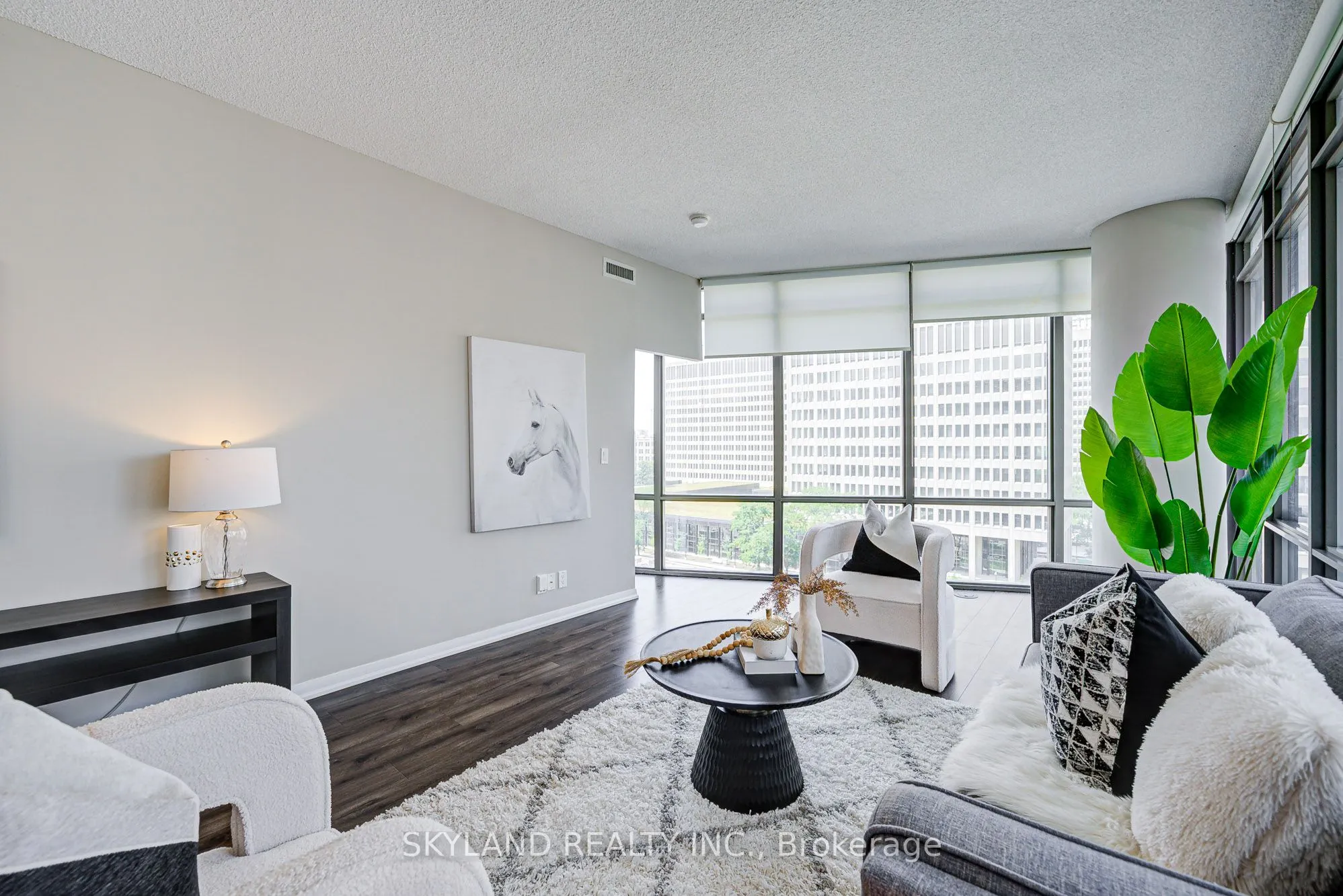 832 Bay Street, #805