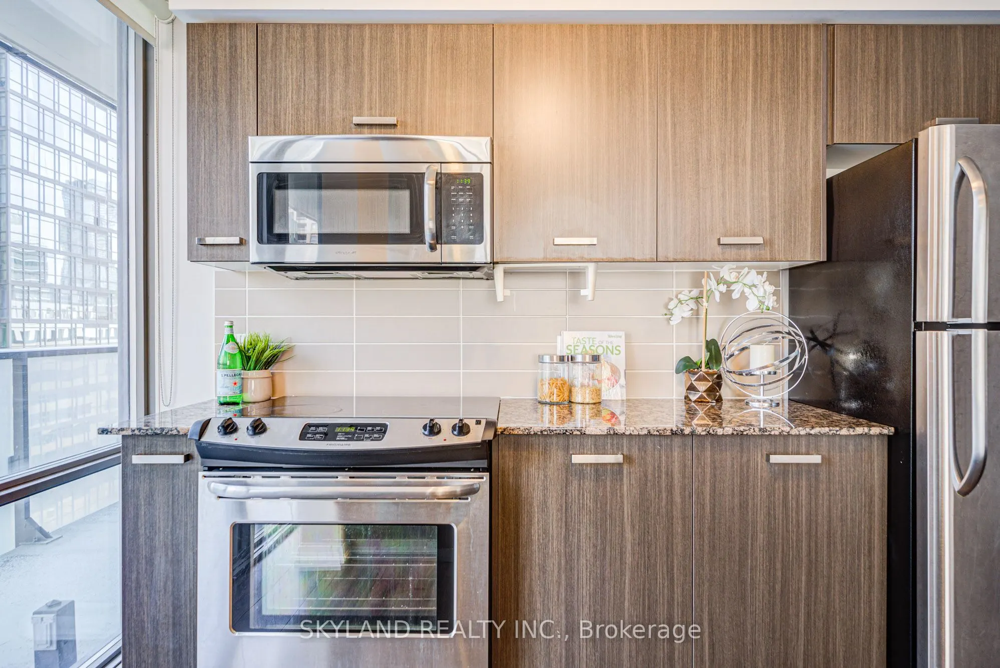 832 Bay Street, #805
