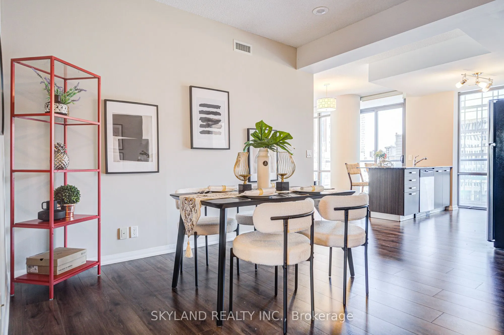 832 Bay Street, #805