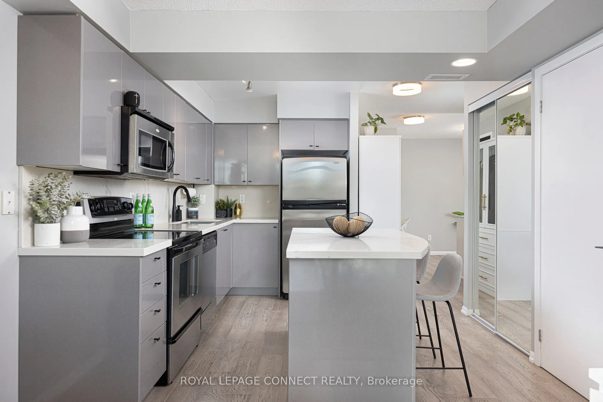 231 Fort York Boulevard, #609