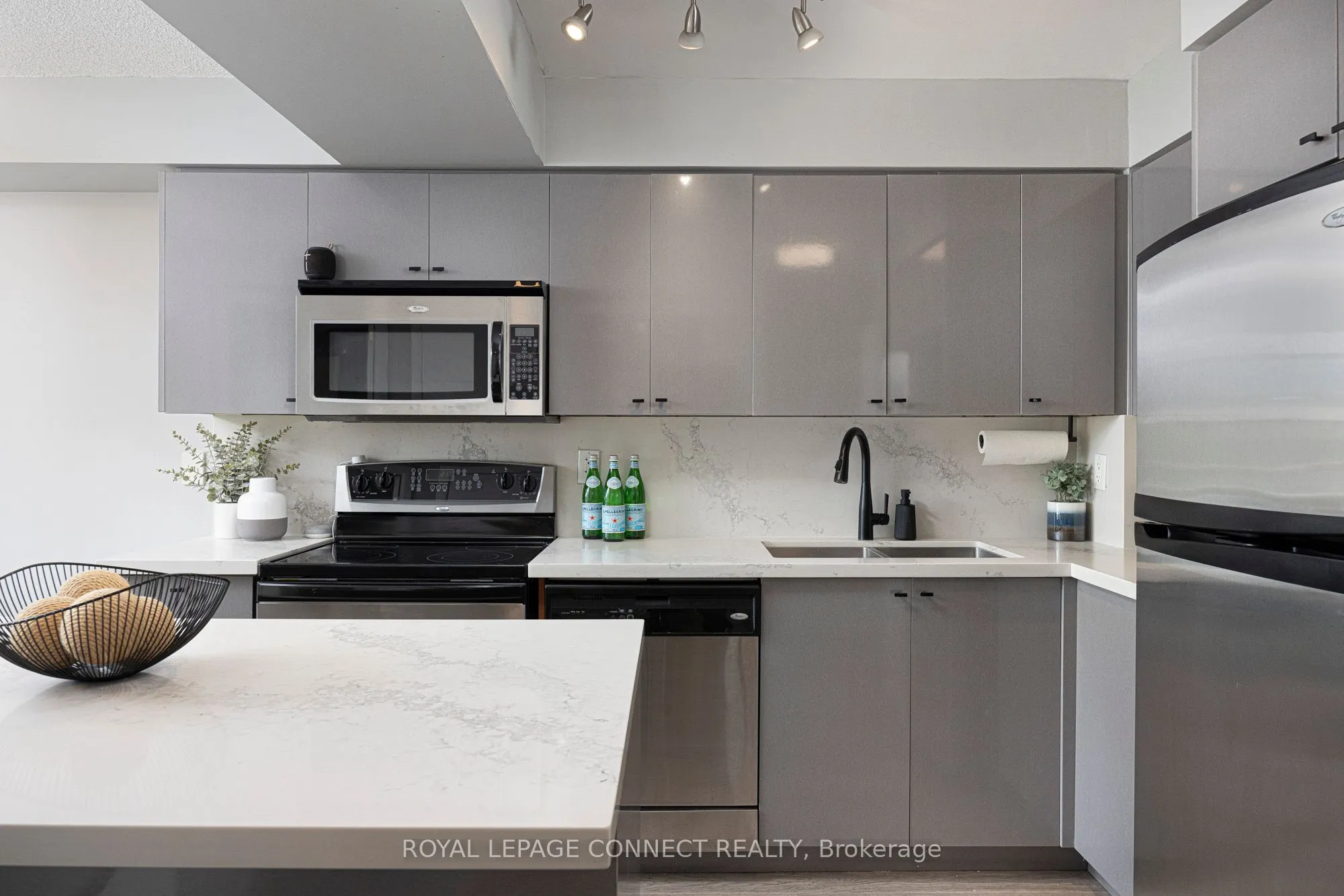 231 Fort York Boulevard, #609