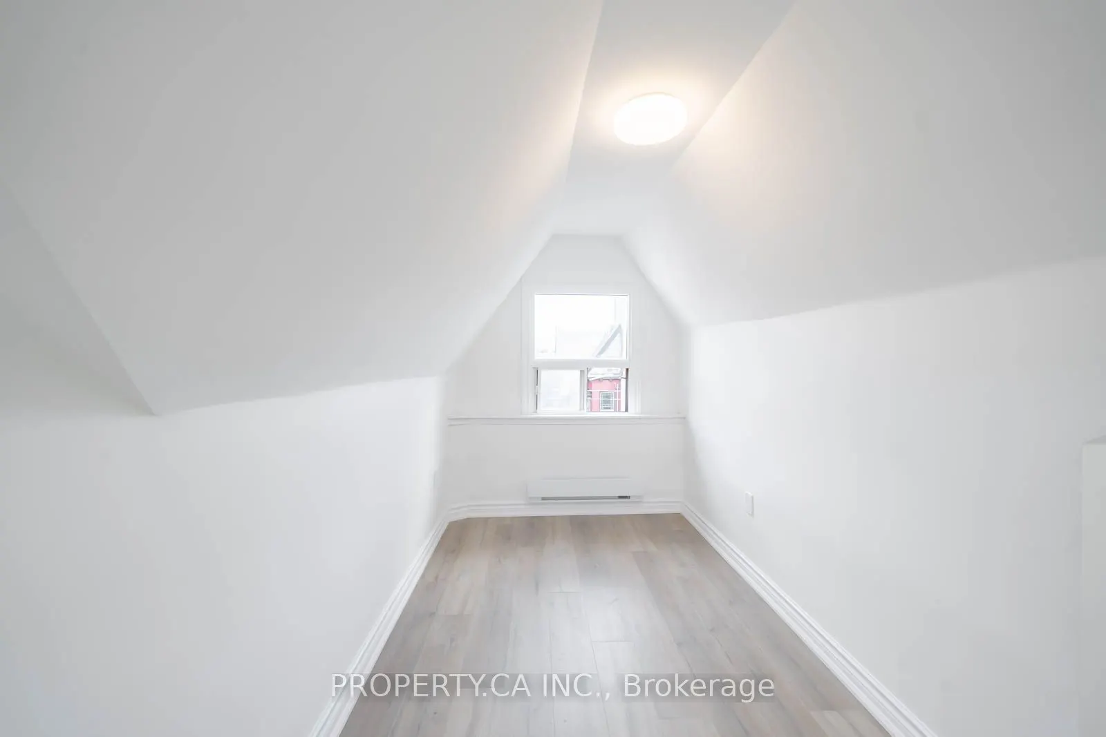 196 Augusta Avenue, #2nd/3rd Flr