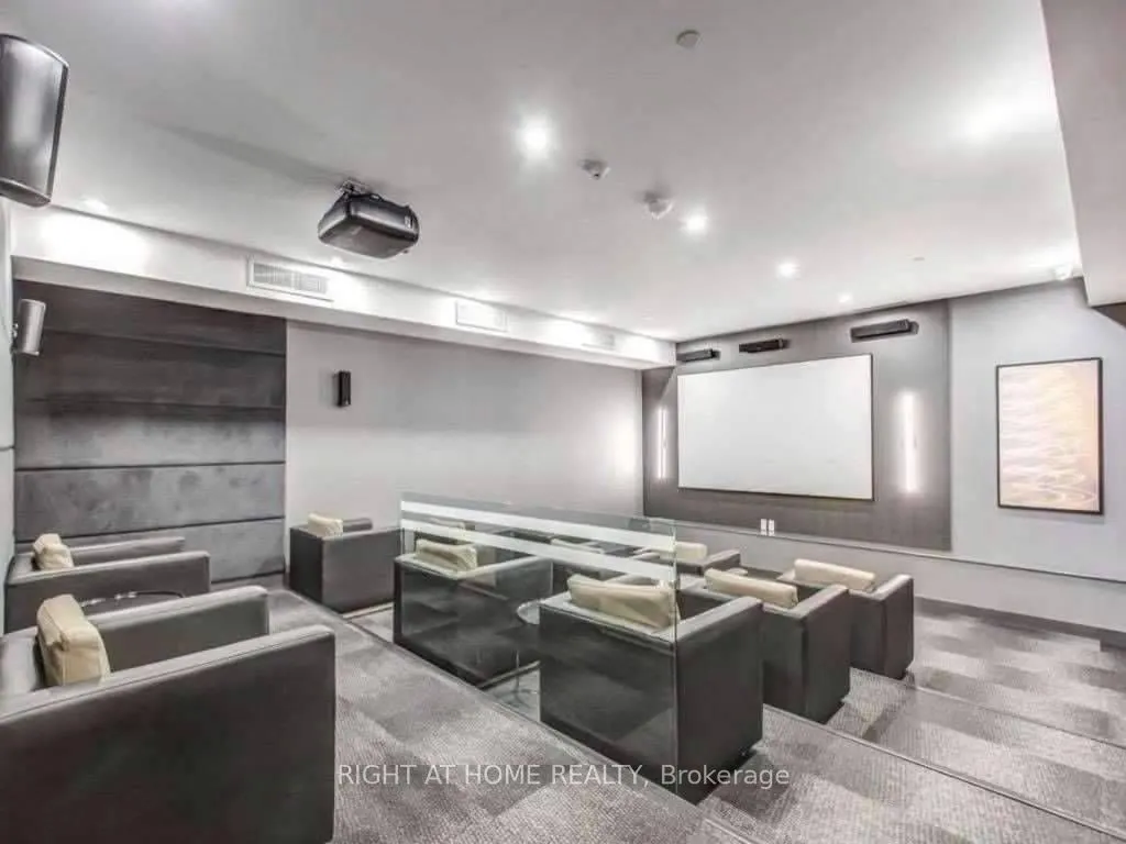 101 Erskine Avenue, #1906
