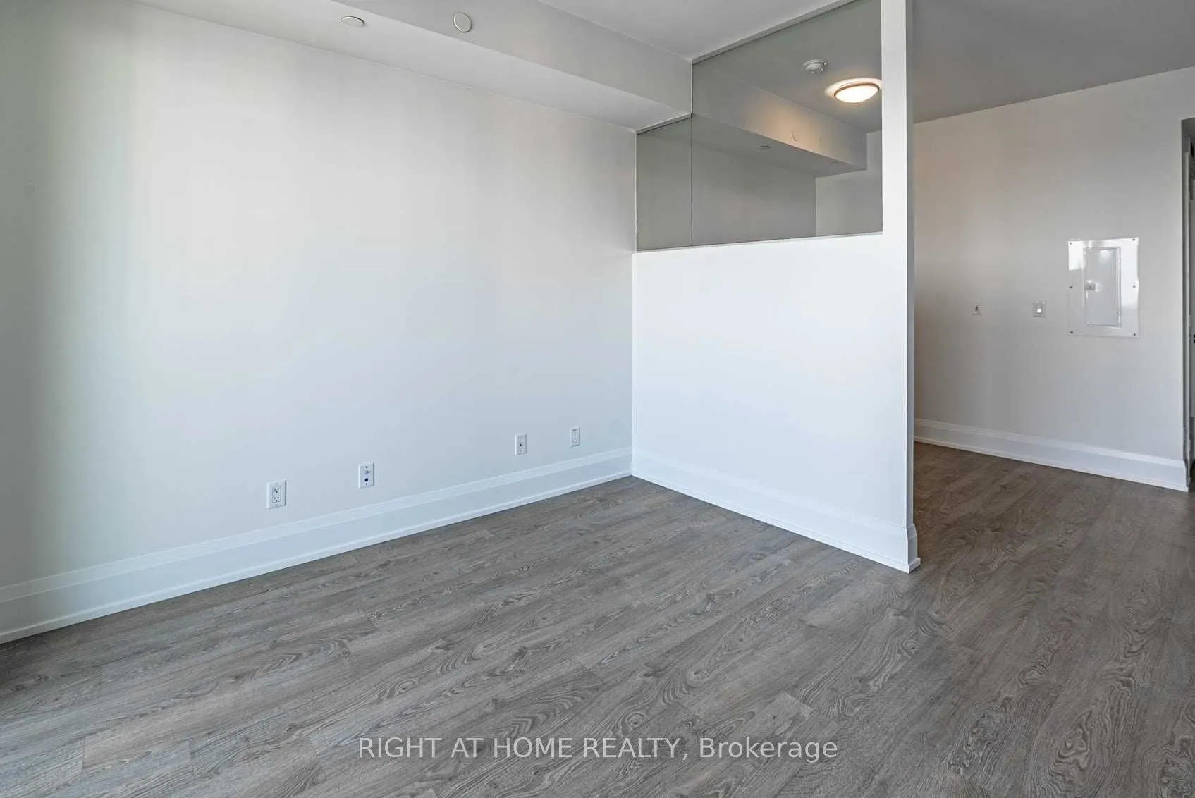 101 Erskine Avenue, #1906