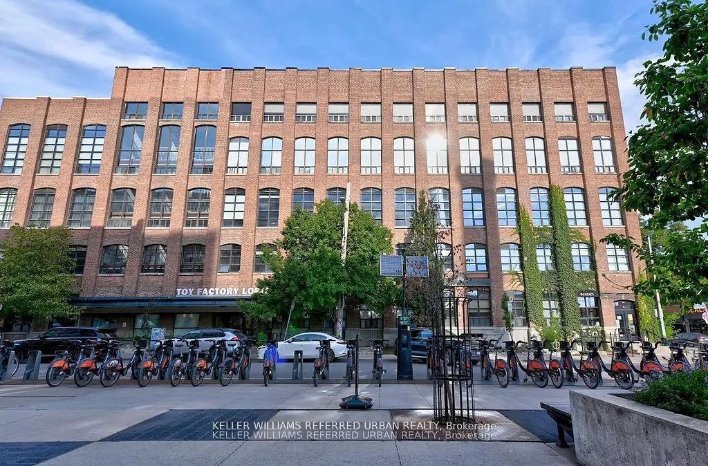 43 Hanna Avenue, #608