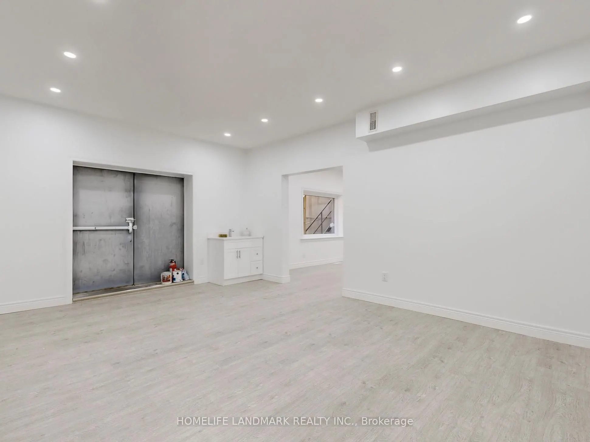 3229 Yonge Street