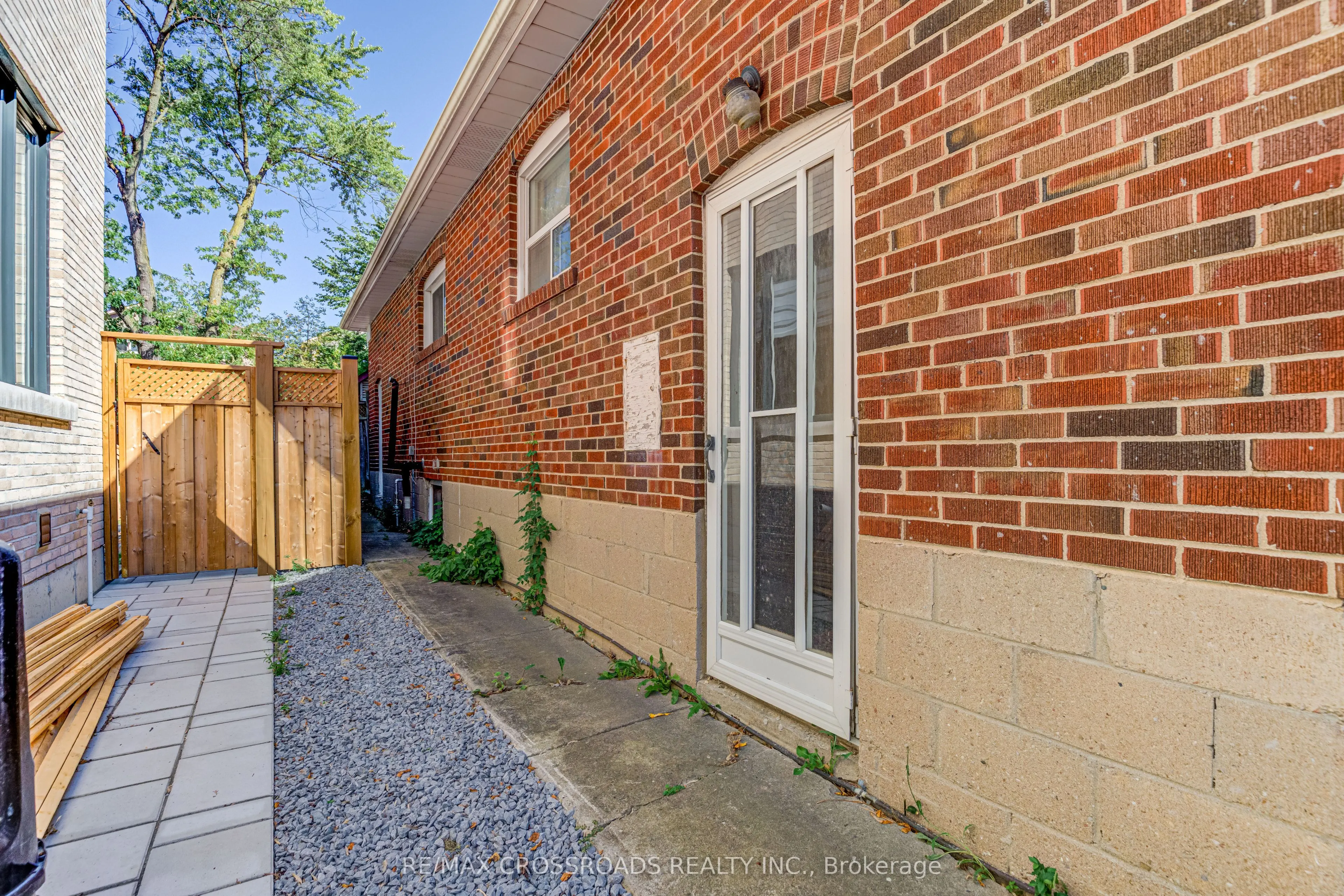 156 Florence Avenue