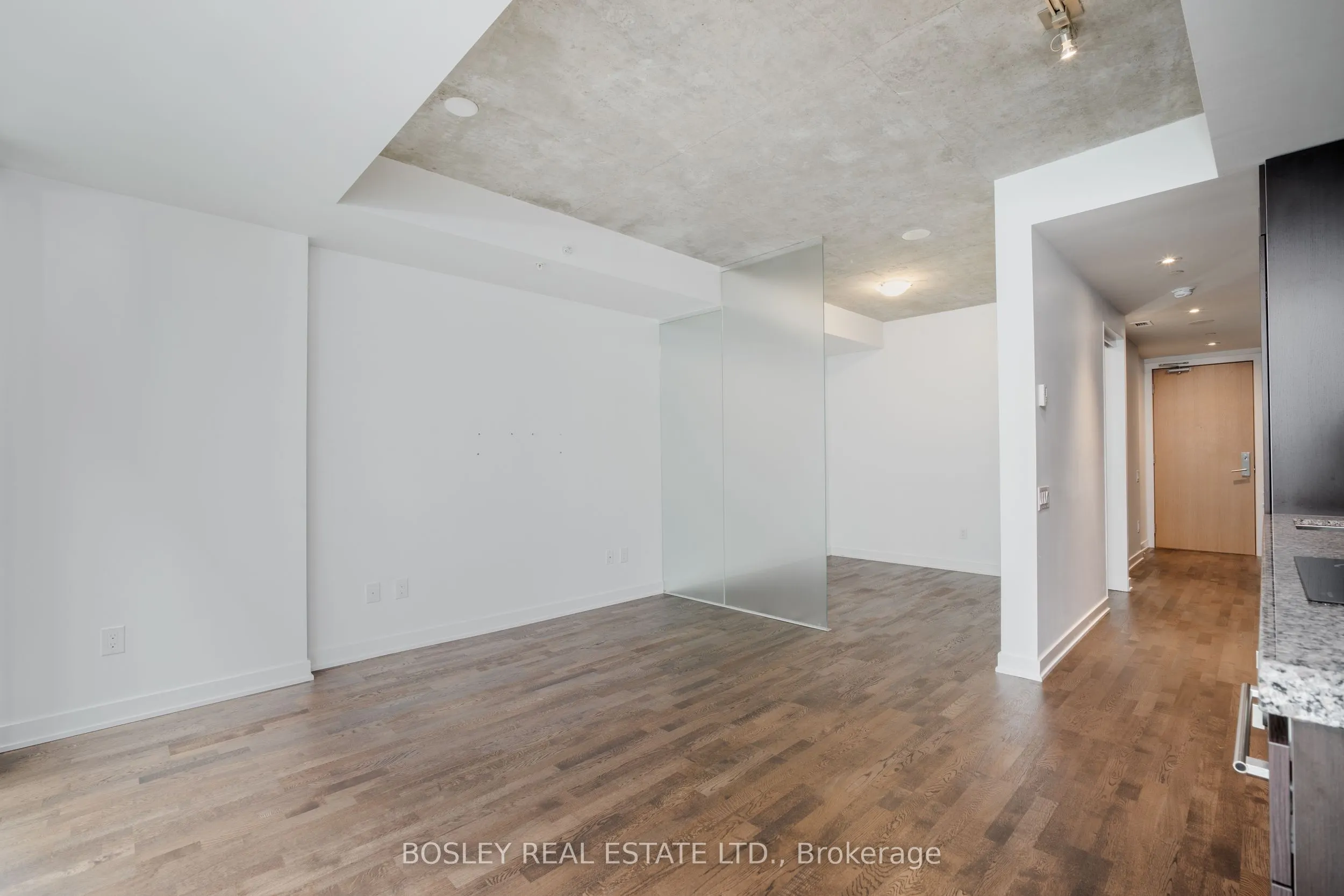 38 Stewart Street, #906