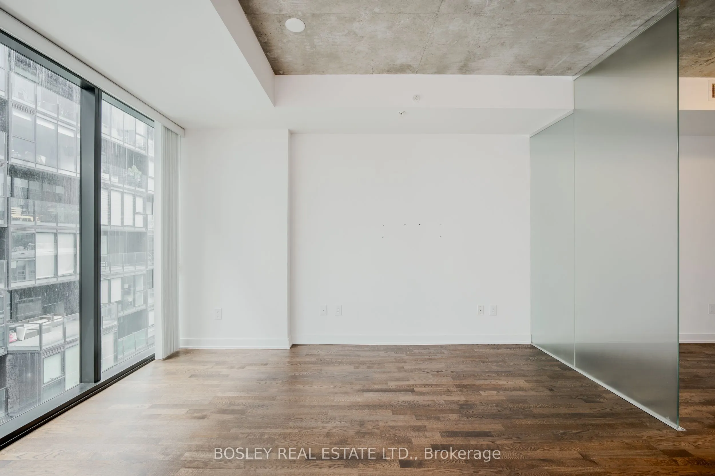 38 Stewart Street, #906
