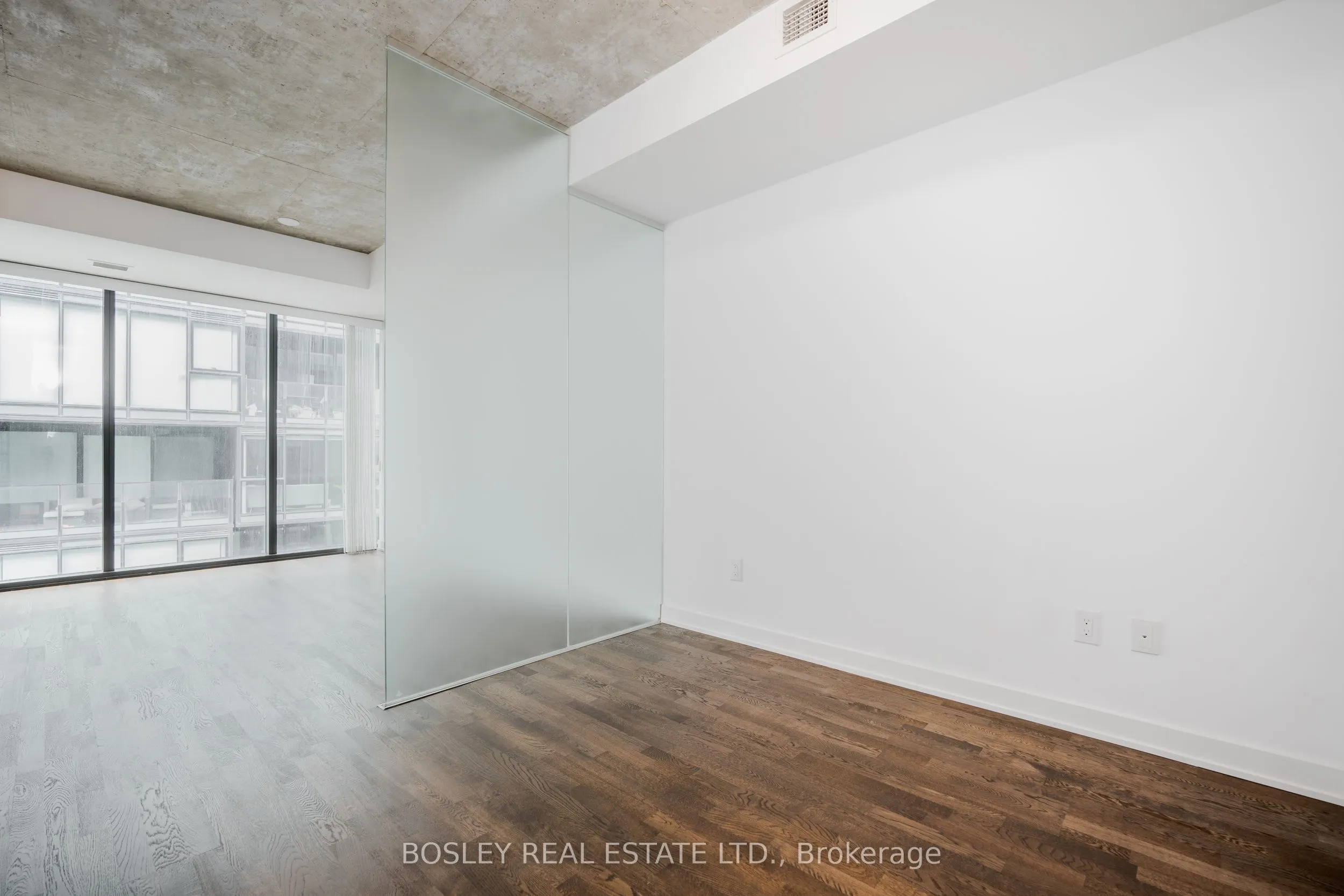 38 Stewart Street, #906