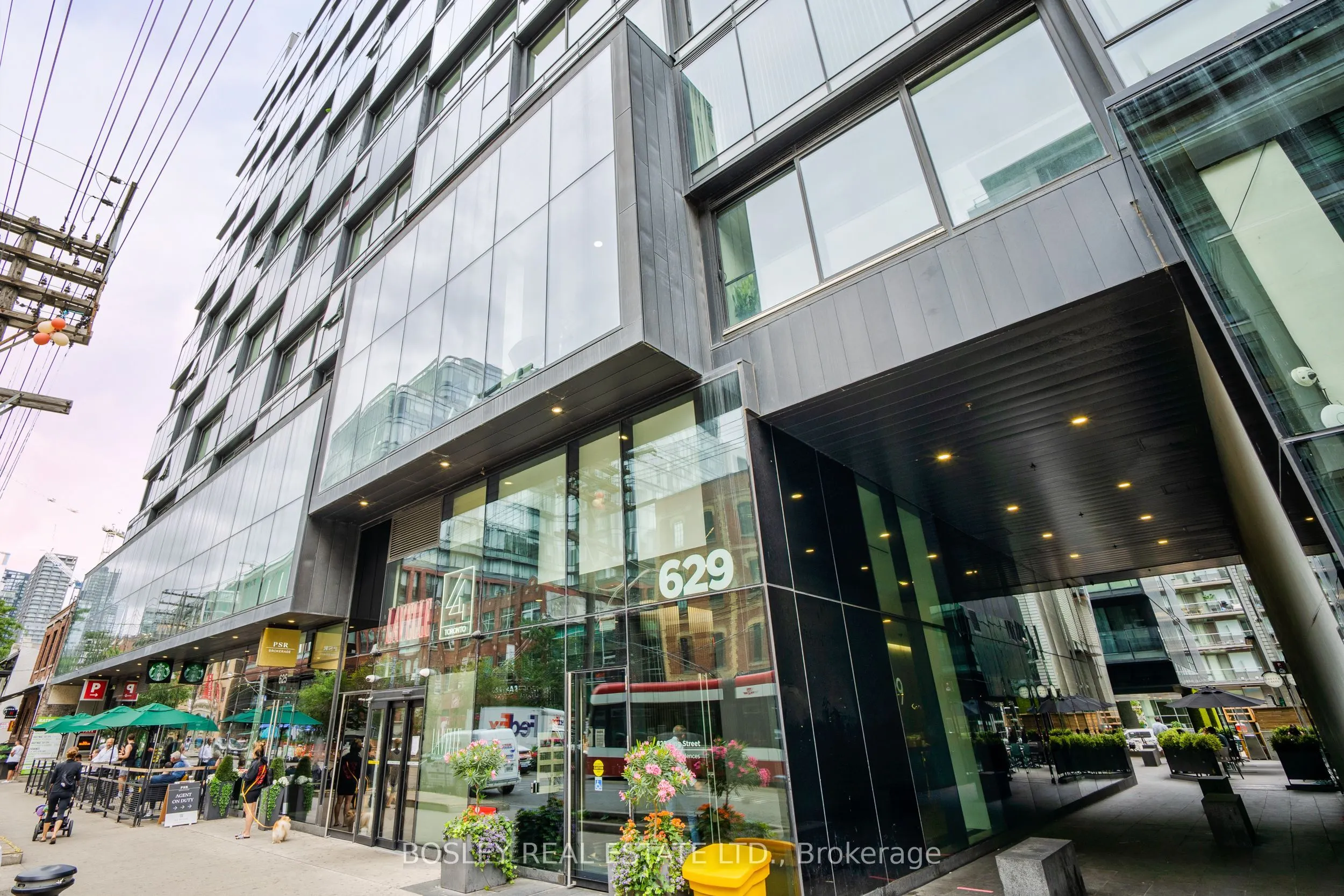 38 Stewart Street, #906