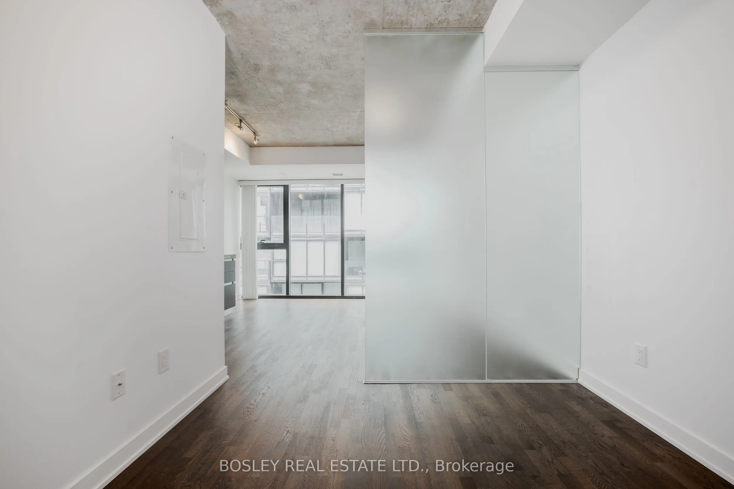 38 Stewart Street, #906