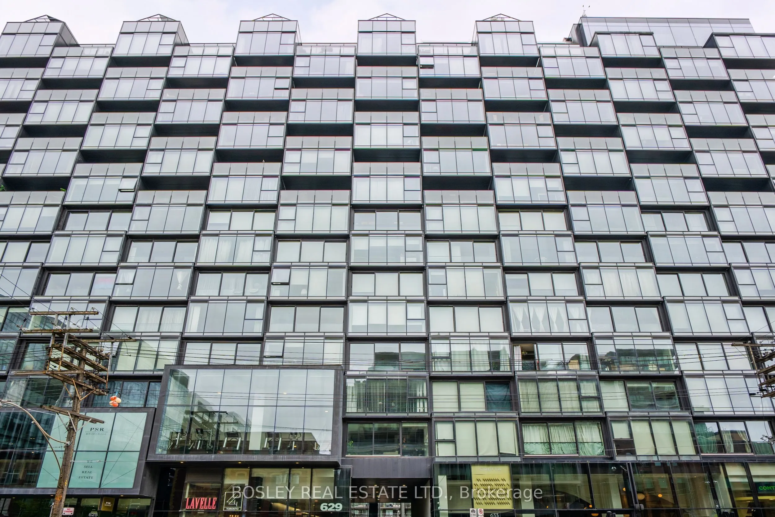 38 Stewart Street, #906