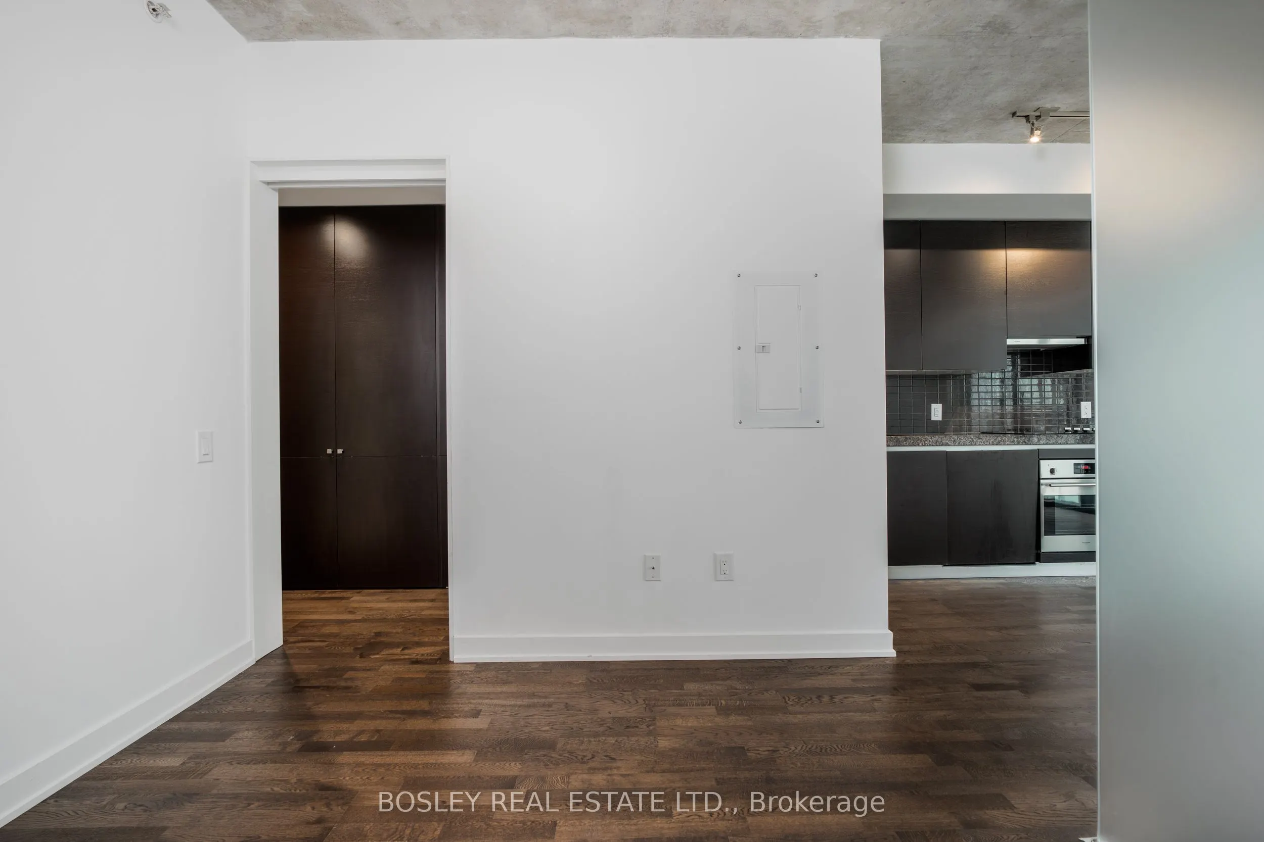38 Stewart Street, #906
