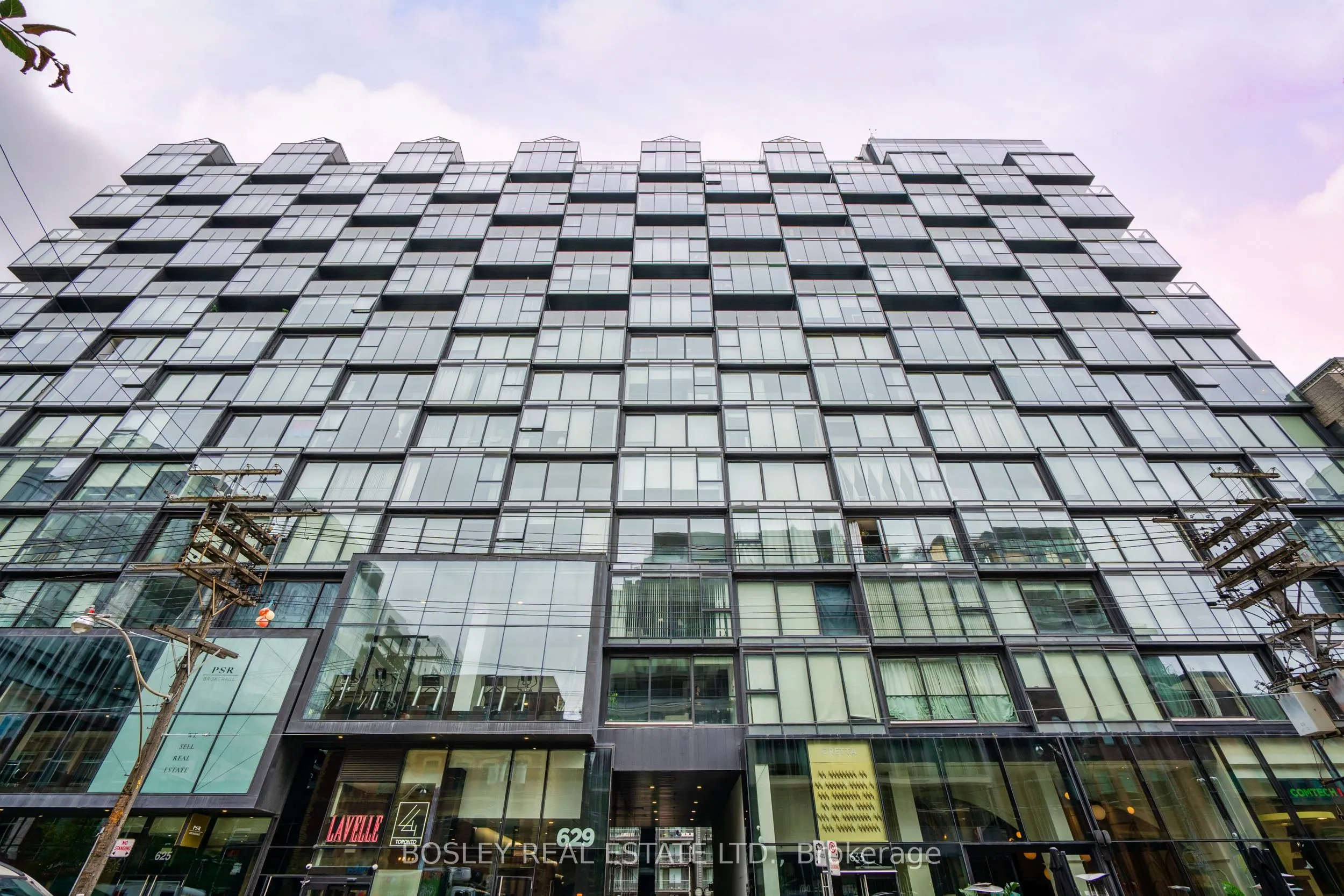 38 Stewart Street, #906