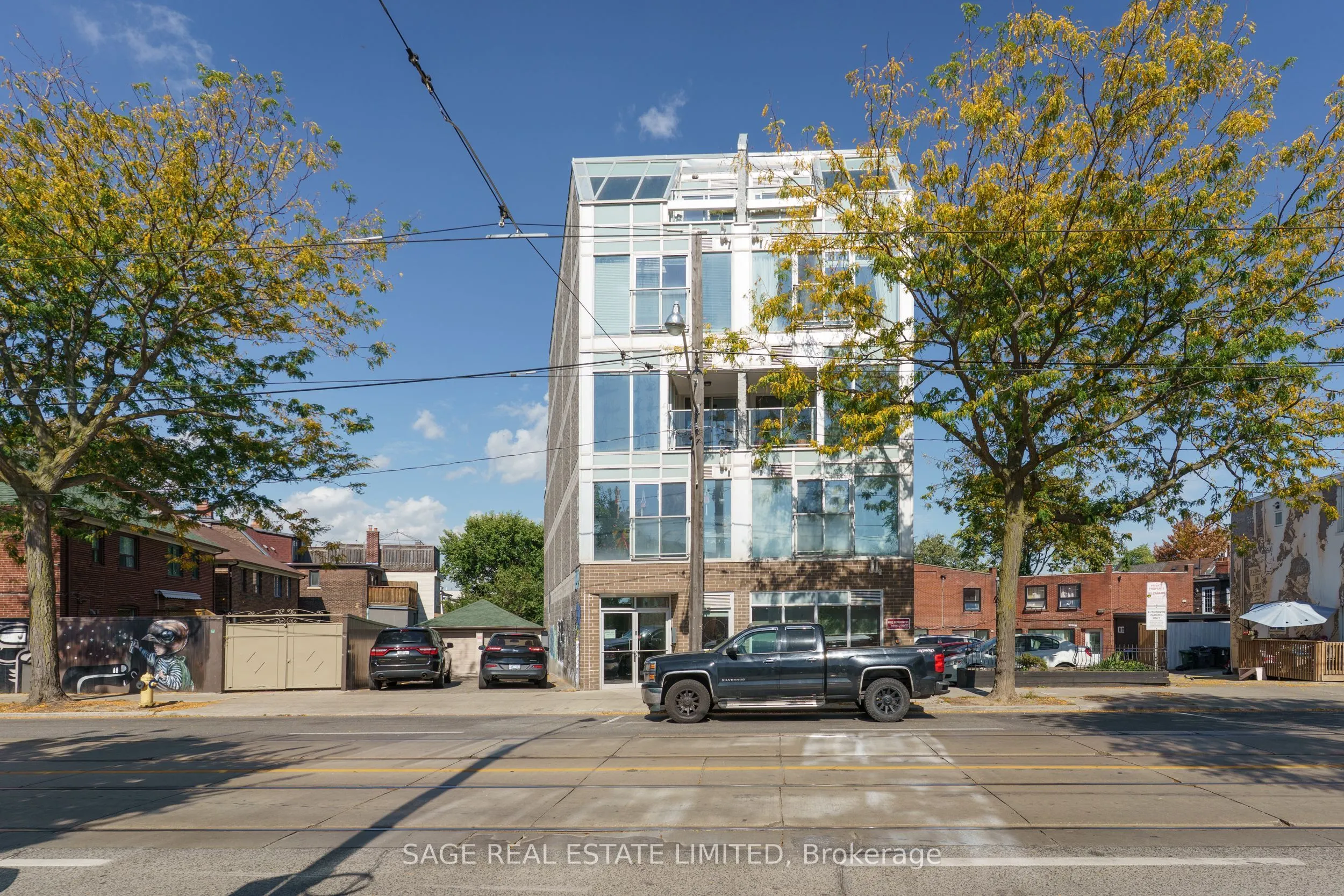 1636 Dundas Street W, #3