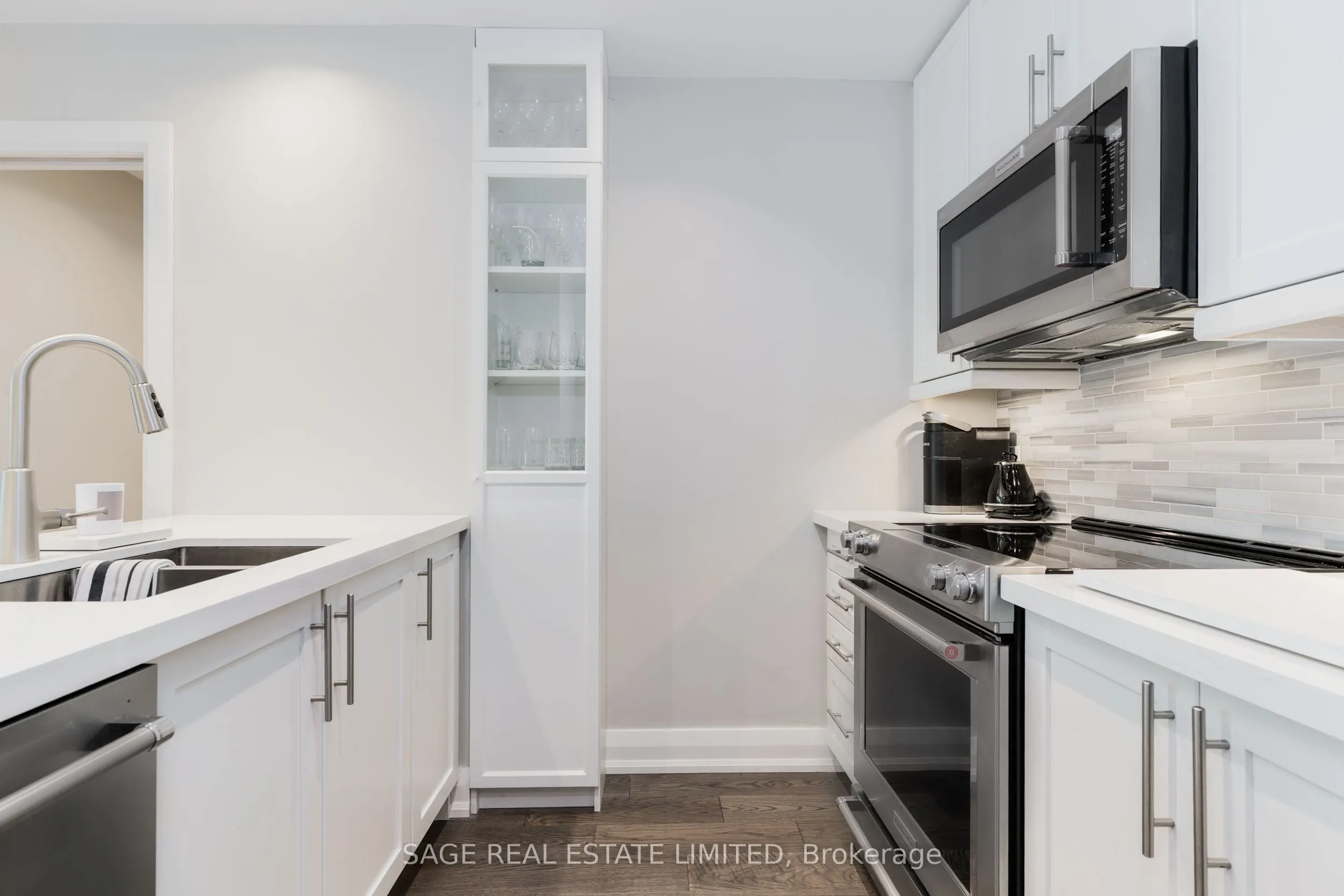 1636 Dundas Street W, #3
