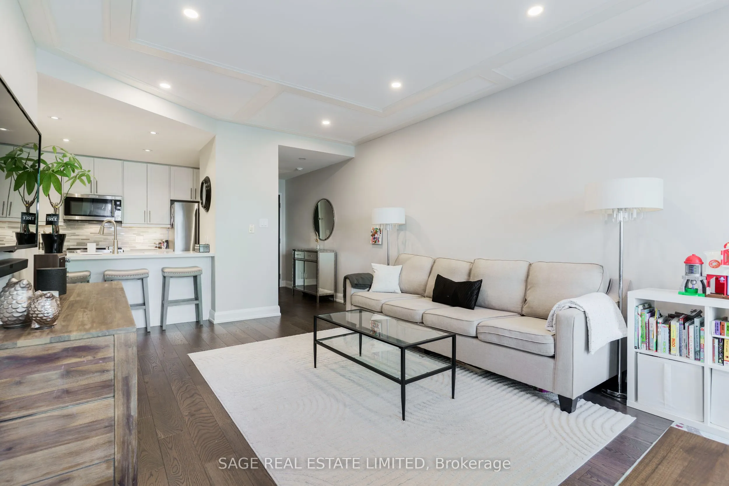 1636 Dundas Street W, #3