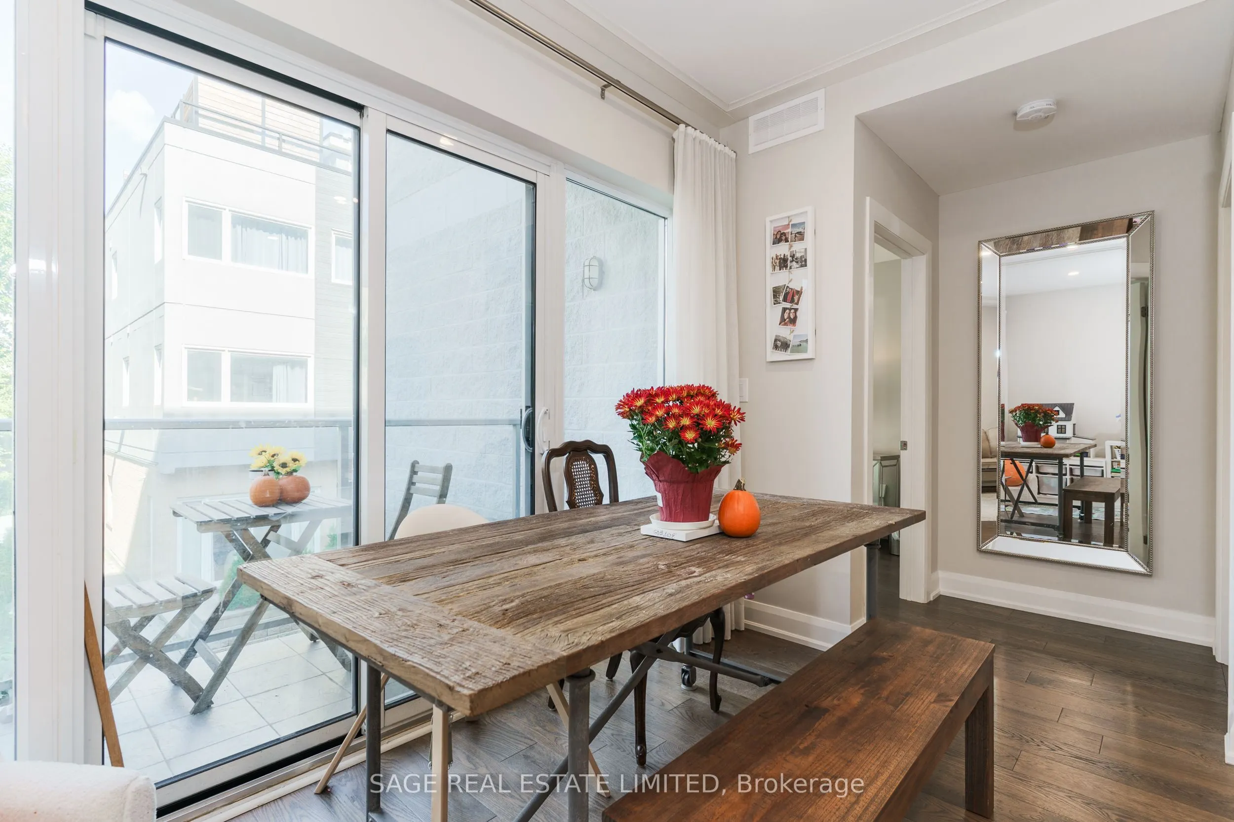 1636 Dundas Street W, #3