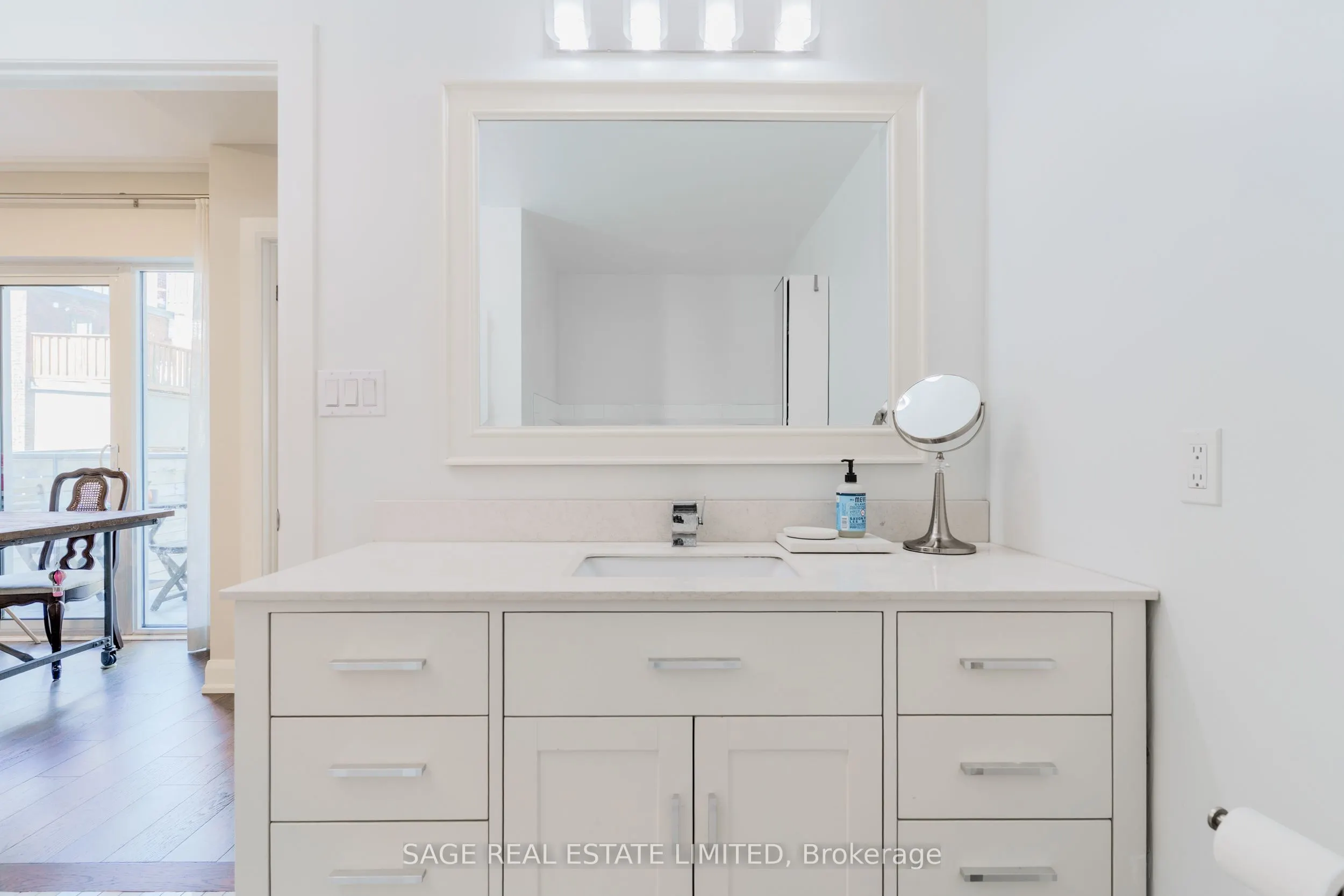 1636 Dundas Street W, #3