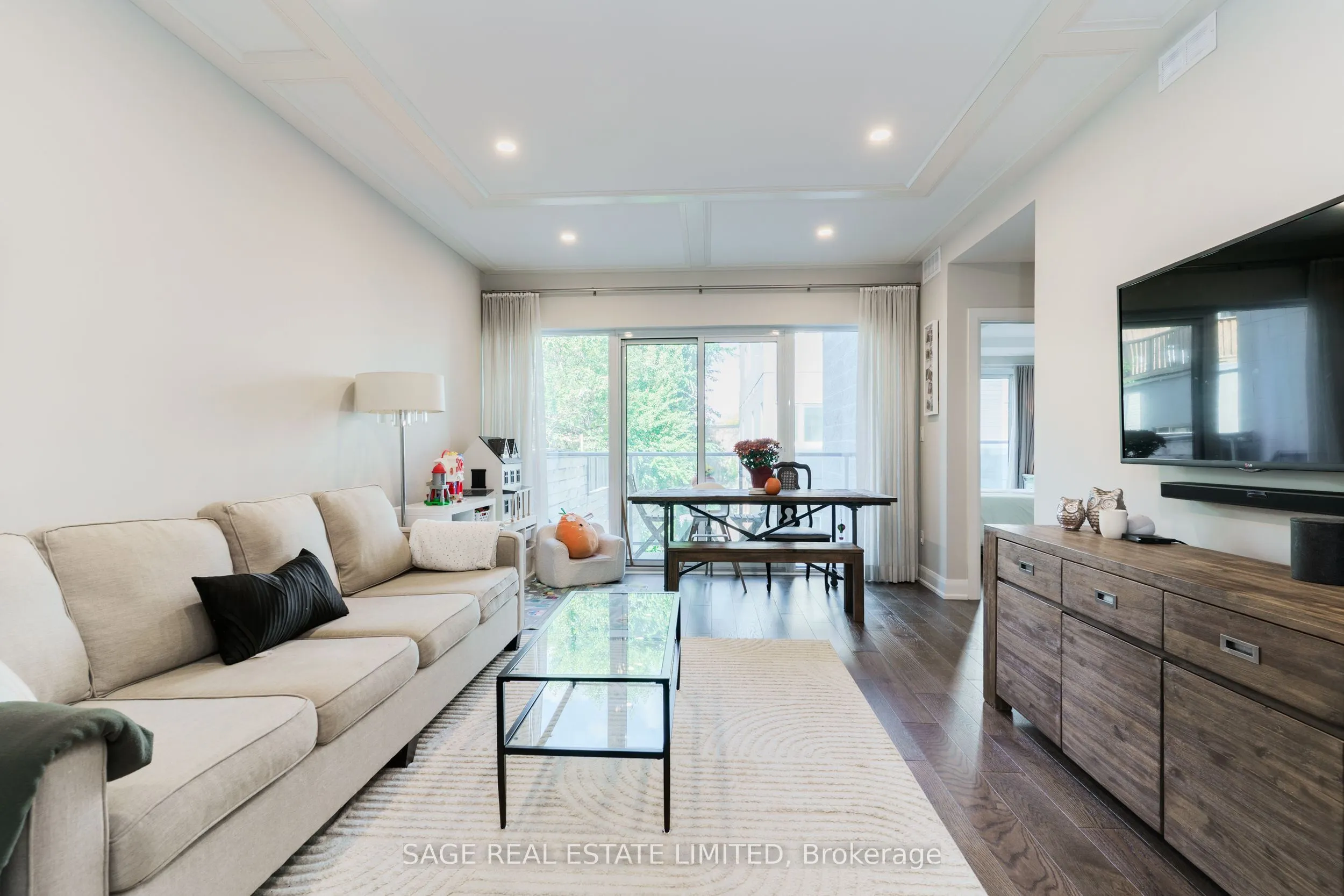 1636 Dundas Street W, #3