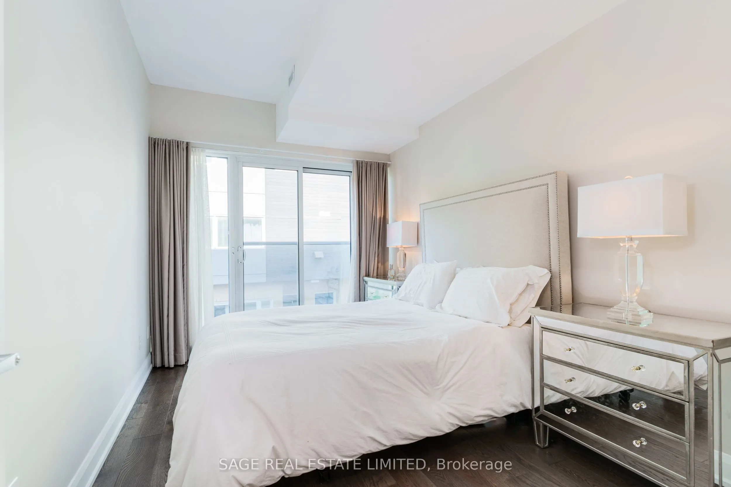 1636 Dundas Street W, #3