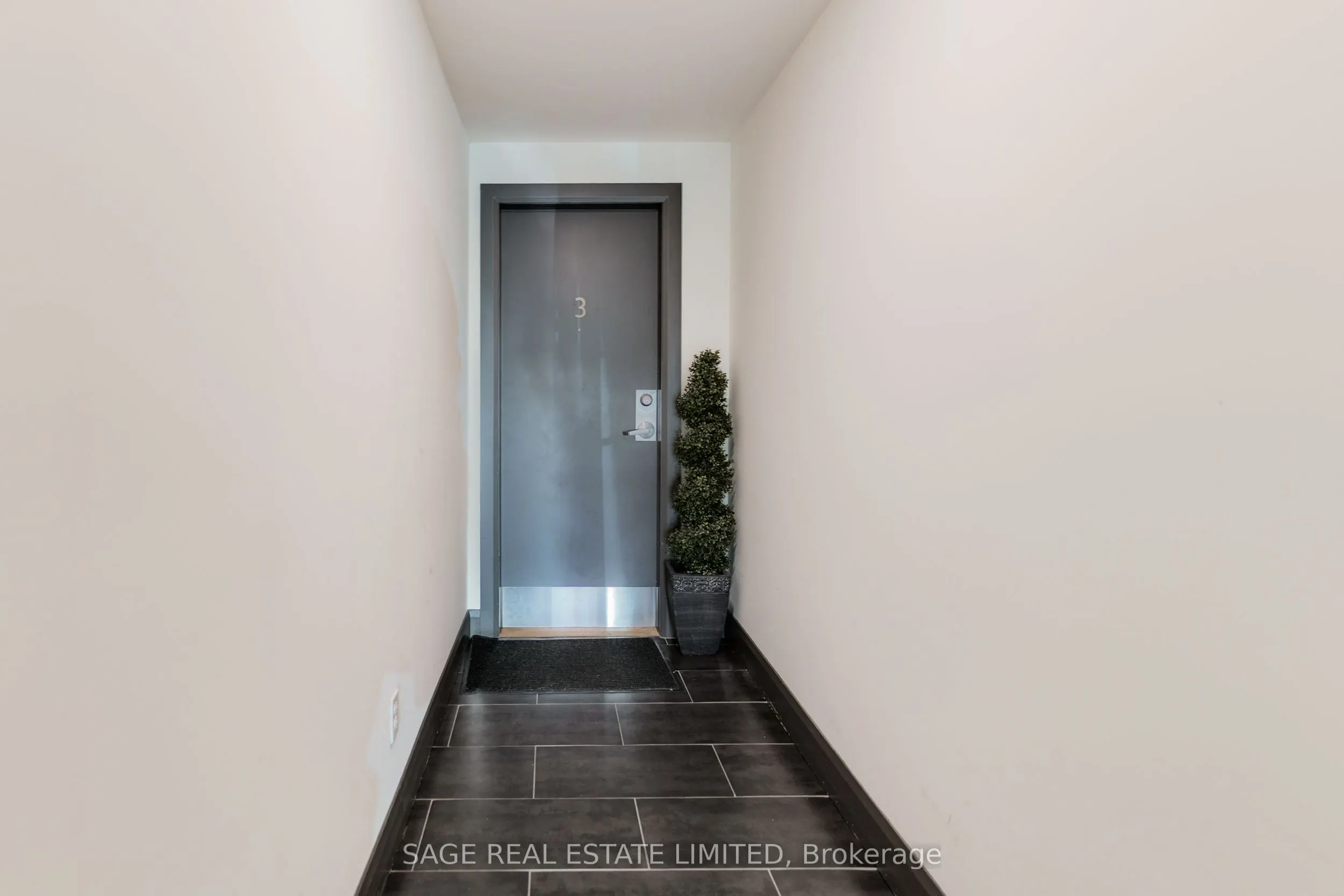 1636 Dundas Street W, #3