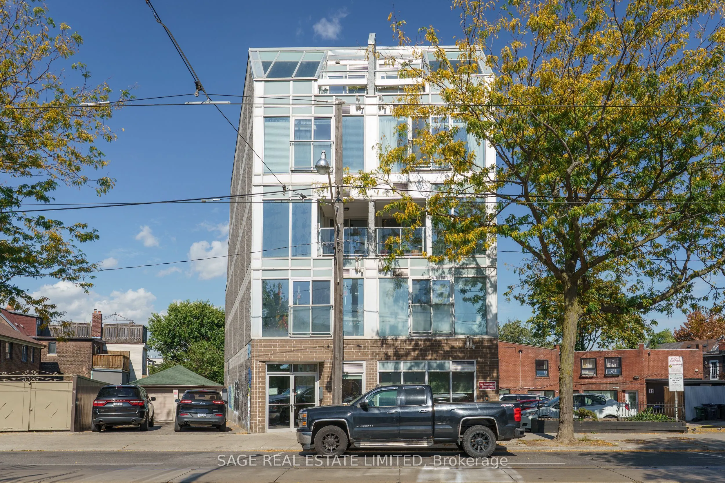 1636 Dundas Street W, #3