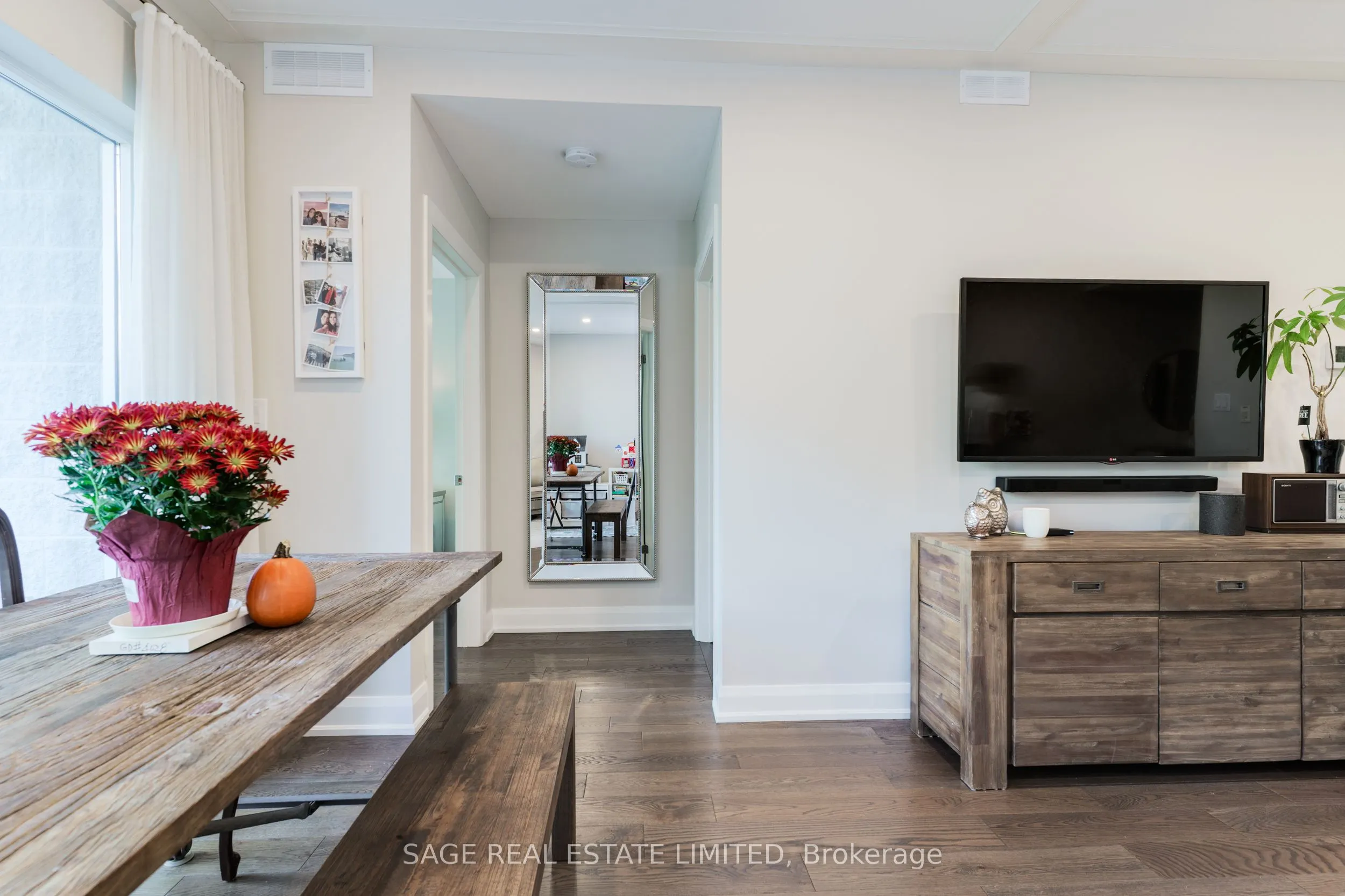 1636 Dundas Street W, #3