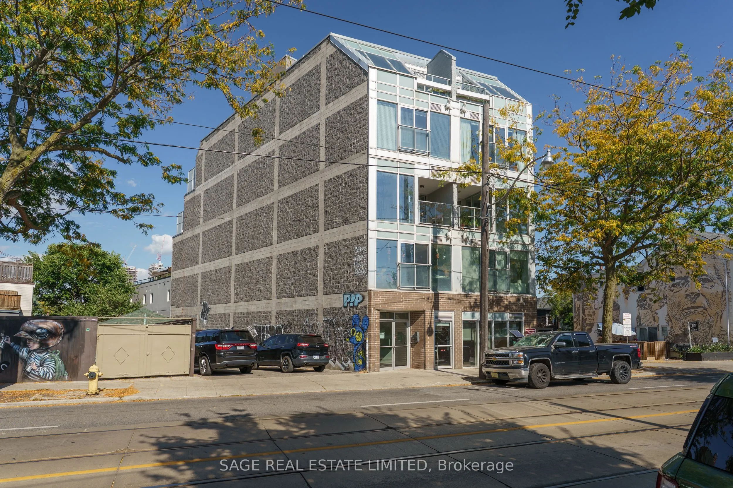 1636 Dundas Street W, #3