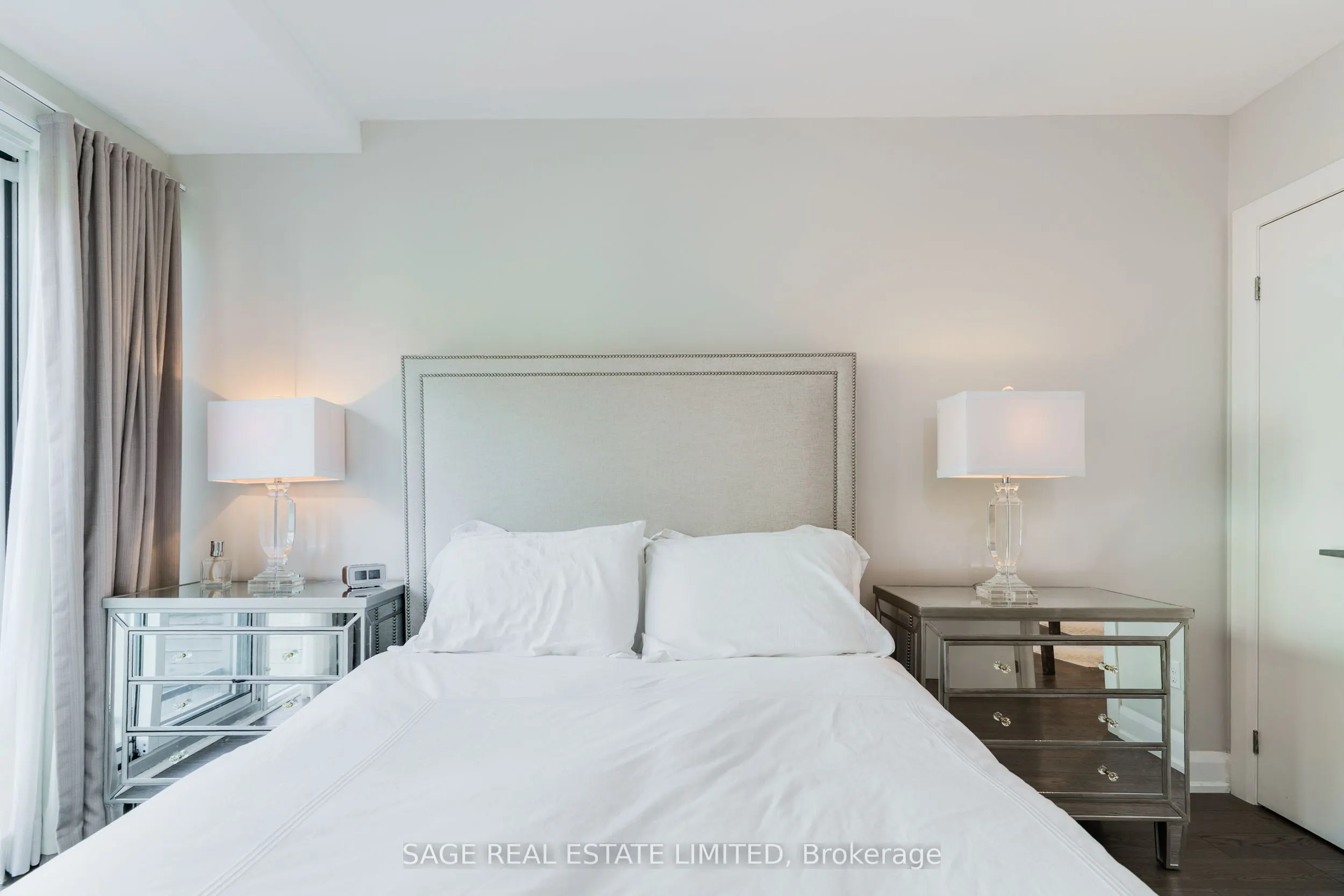1636 Dundas Street W, #3