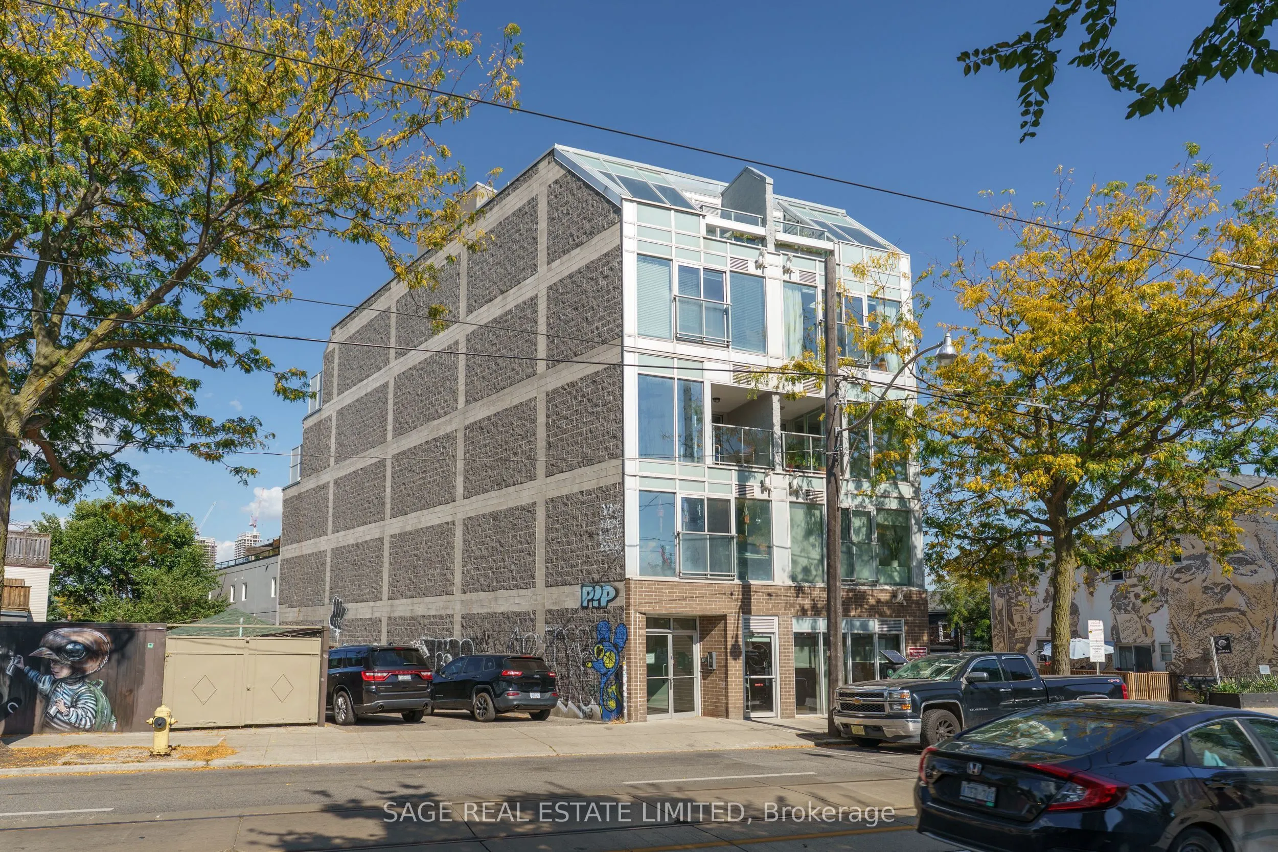 1636 Dundas Street W, #3